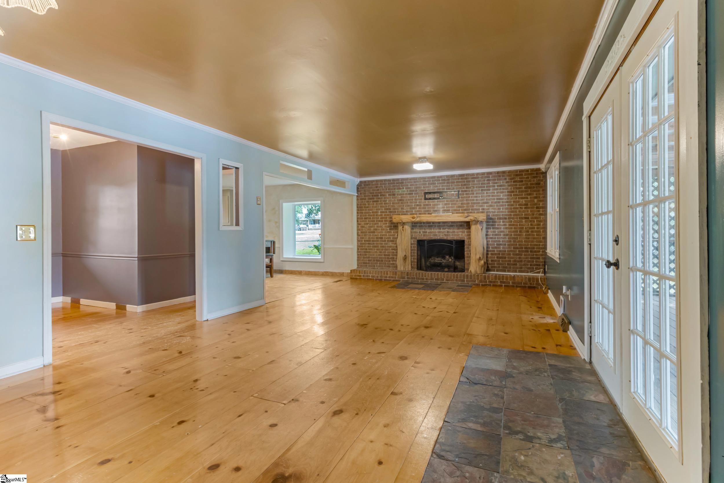 234 Country Glen Pelzer, SC 29796
