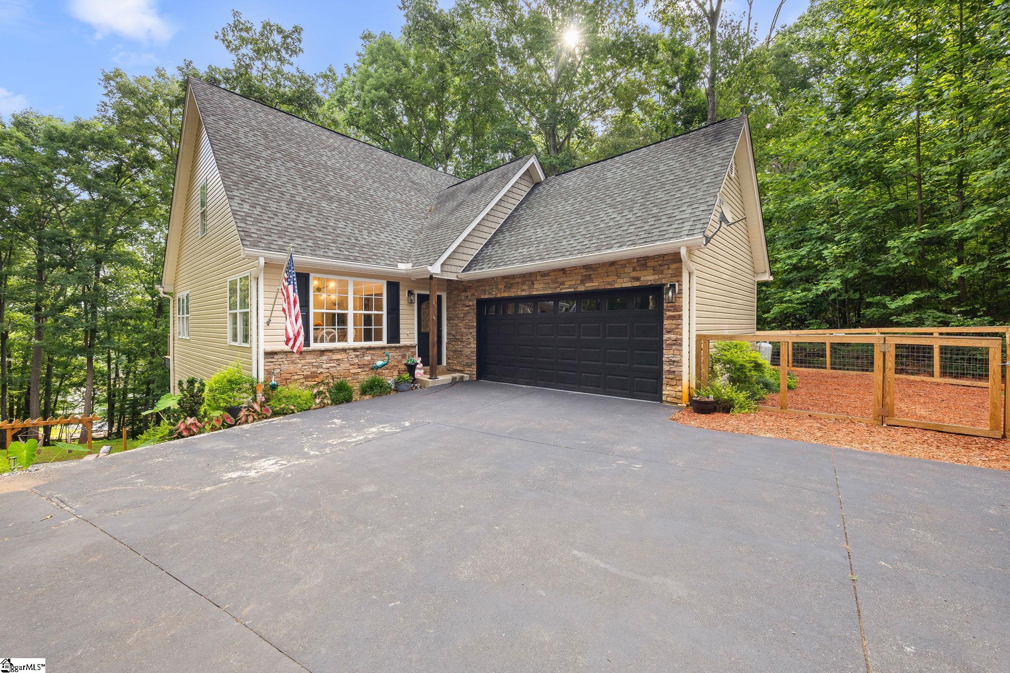 104 Benjamin Drive Townville, SC 29689