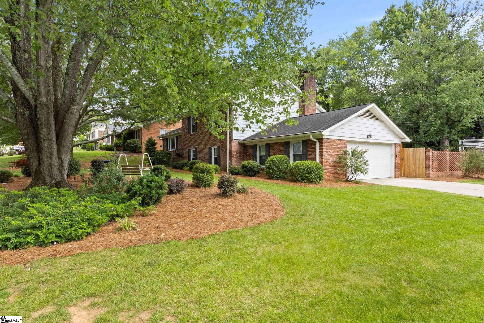 113 Abingdon Way Greenville, SC 29615