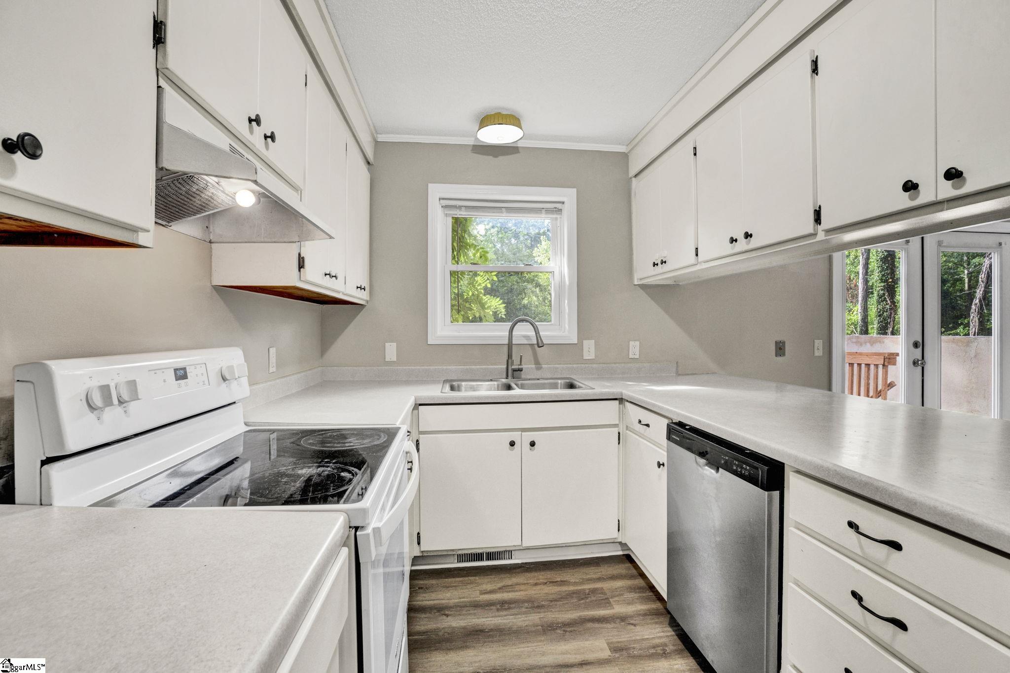 216 Charleston Avenue Clemson, SC 29631