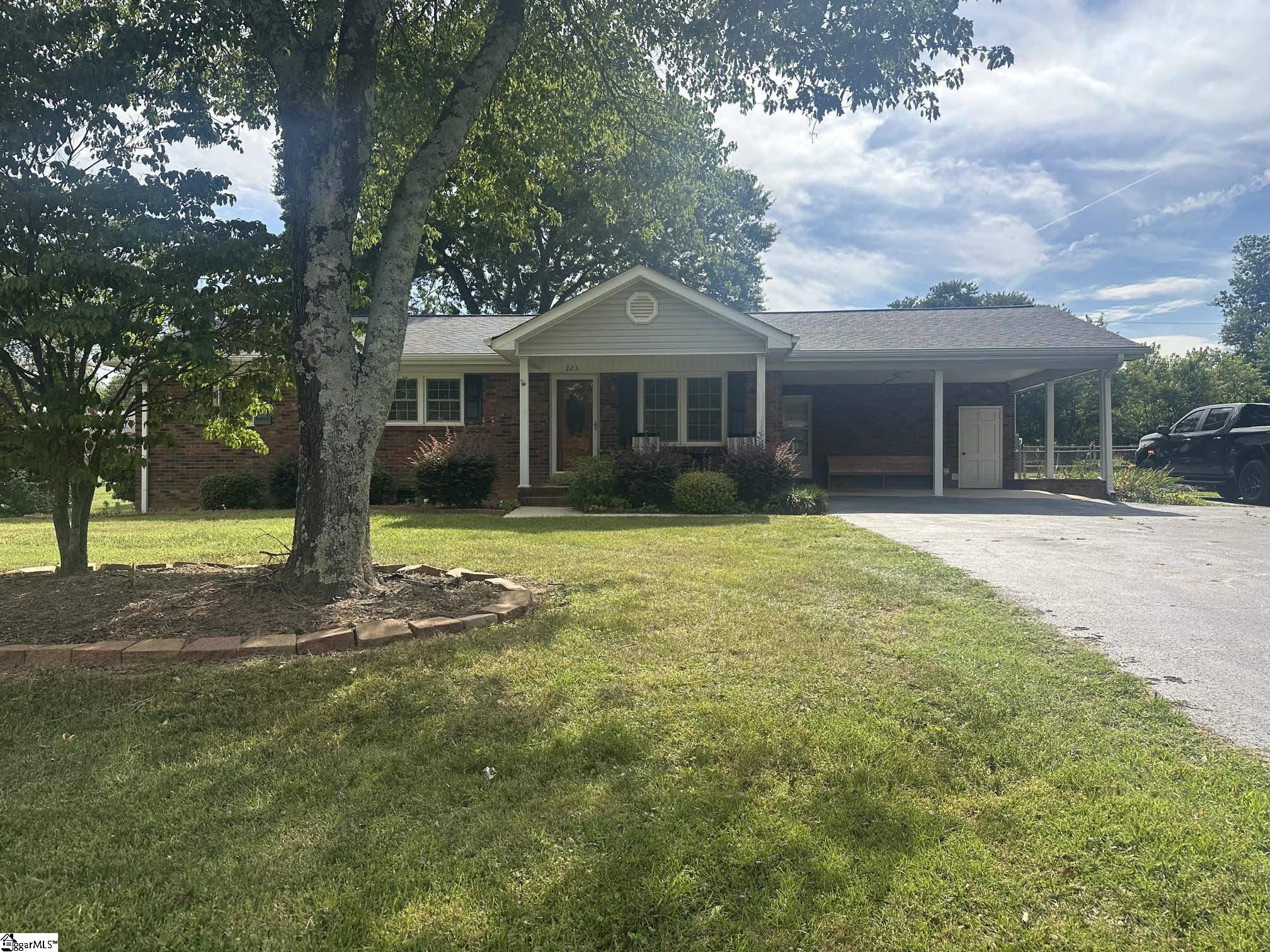 223 Blalock Road Boiling Springs, SC 29316