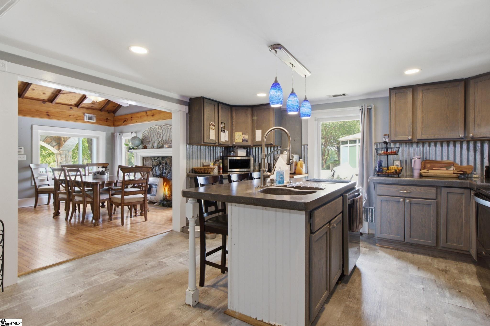 1706 Highway 11 Landrum, SC 29356