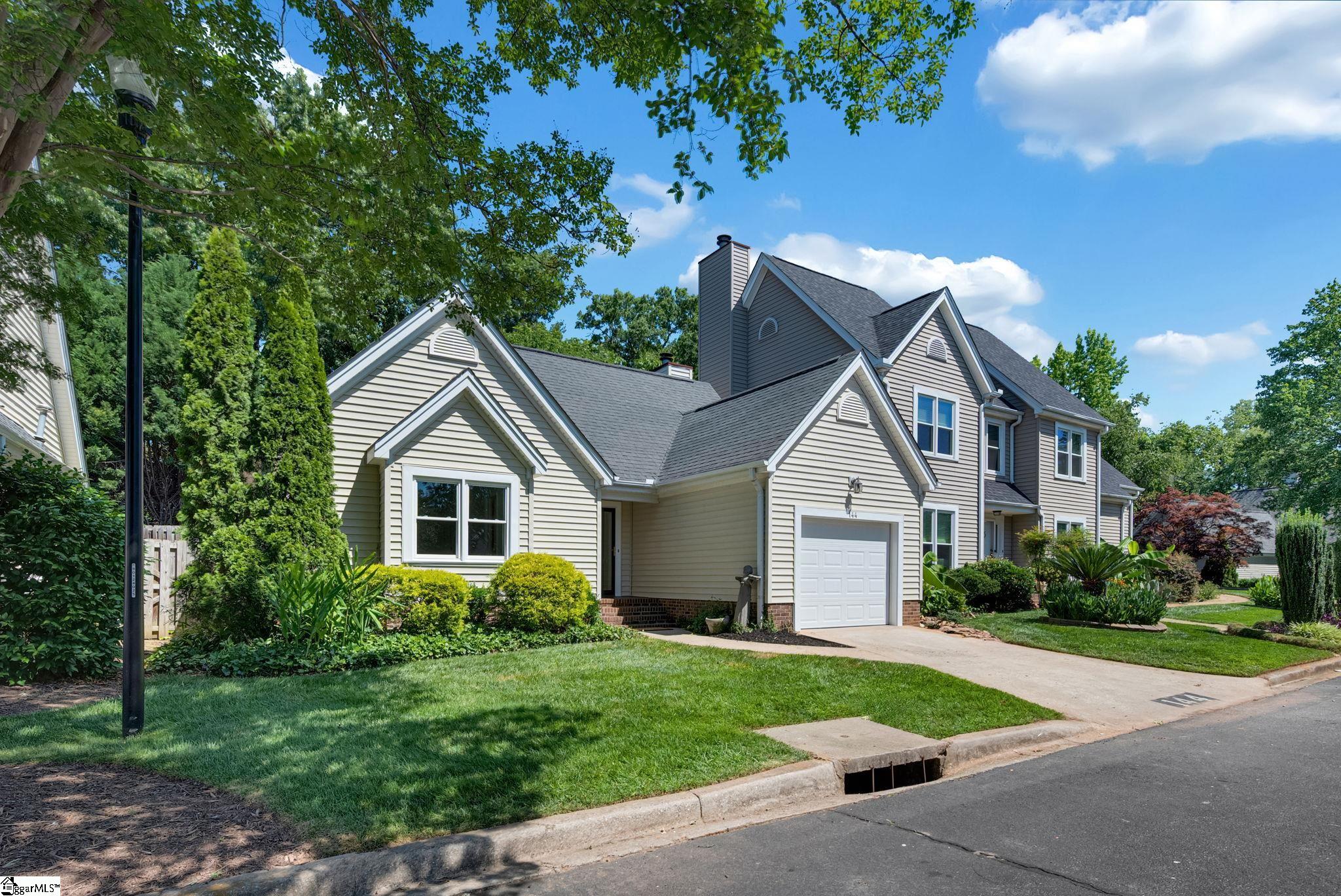 144 Forest Lake Drive Simpsonville, SC 29681