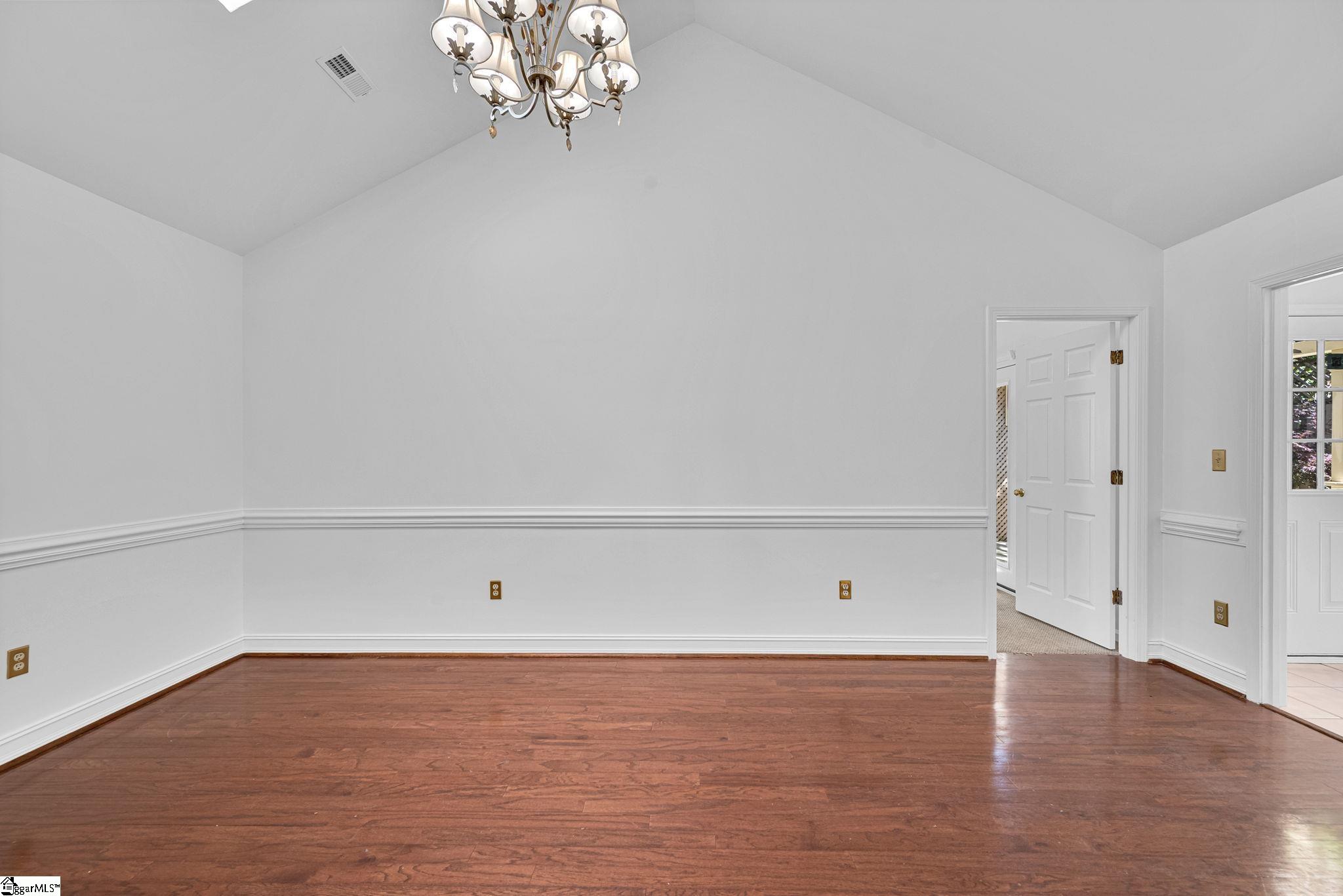 144 Forest Lake Drive Simpsonville, SC 29681