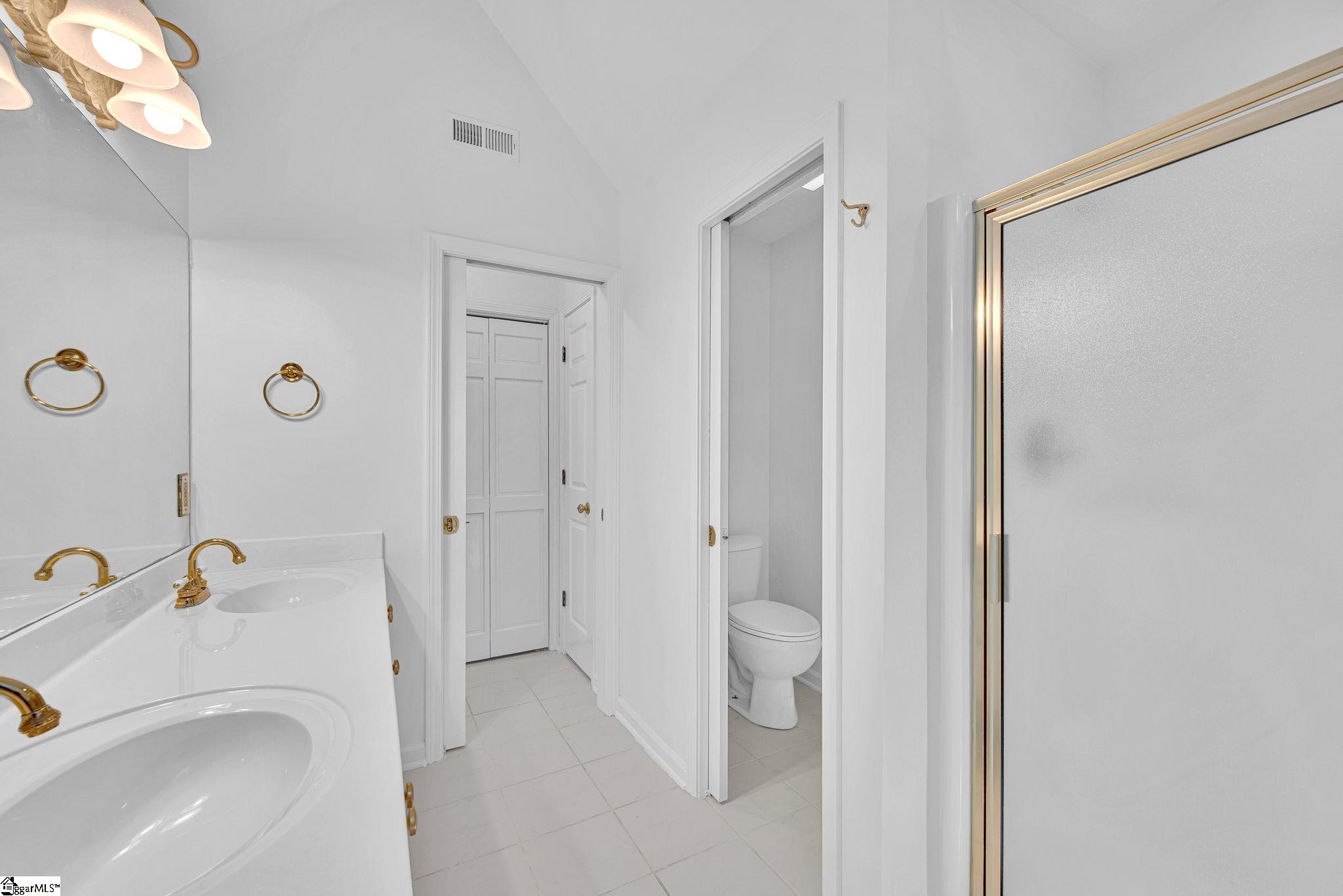 144 Forest Lake Drive Simpsonville, SC 29681