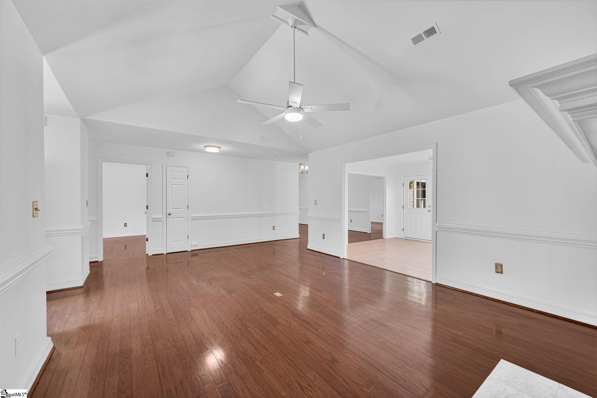 144 Forest Lake Drive Simpsonville, SC 29681