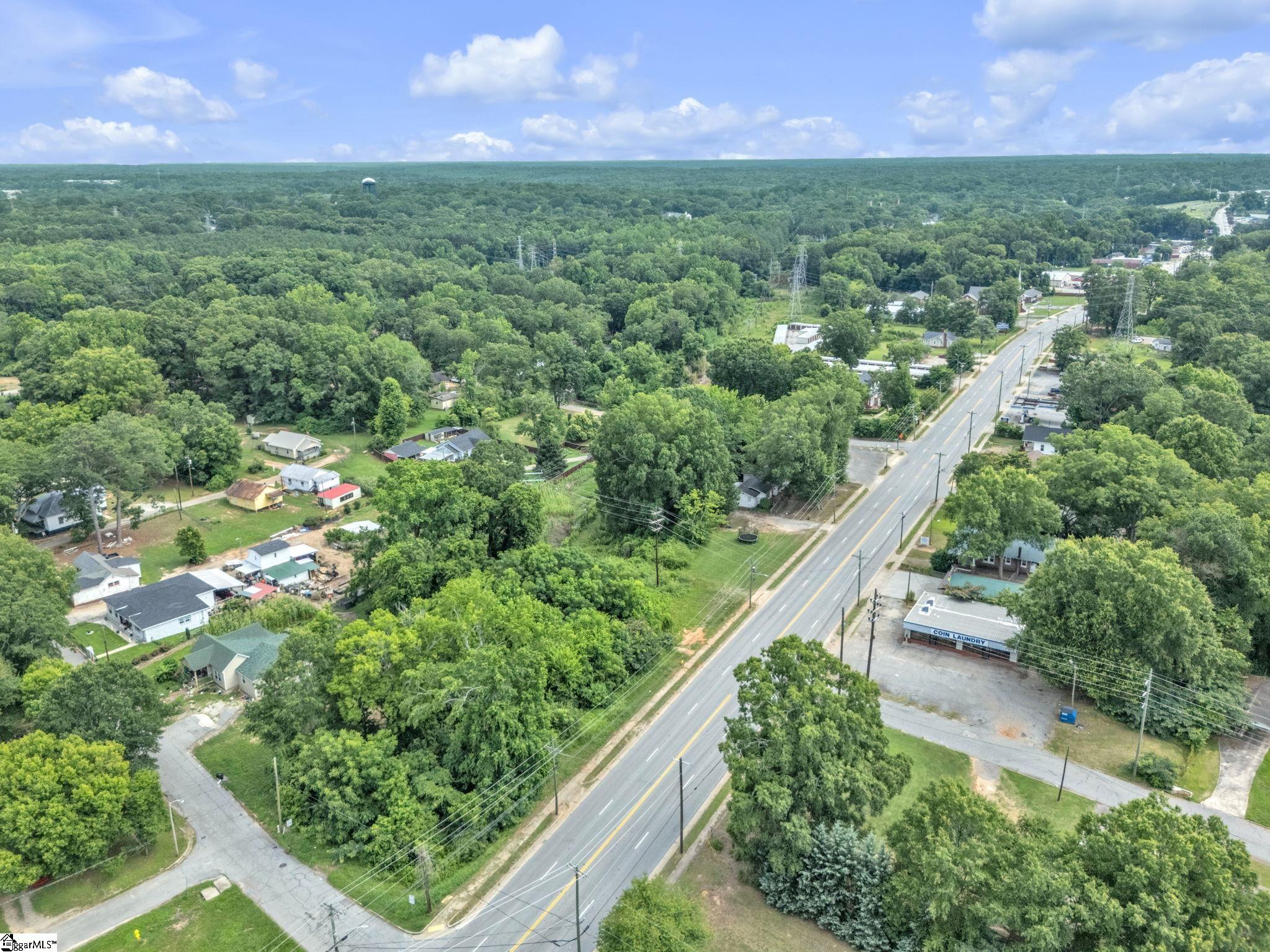 1108 N Harper Street Laurens, SC 29360