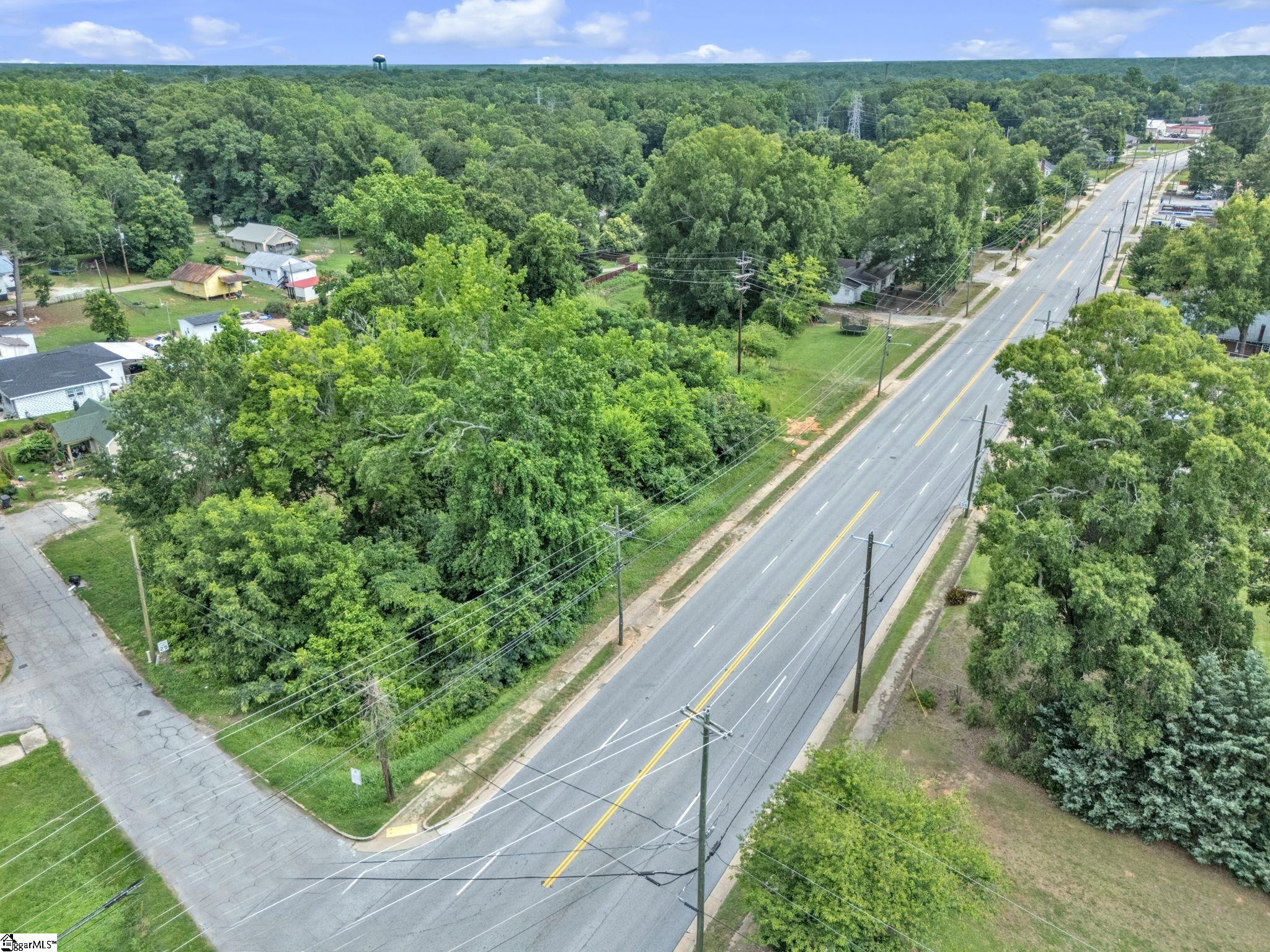 1108 N Harper Street Laurens, SC 29360