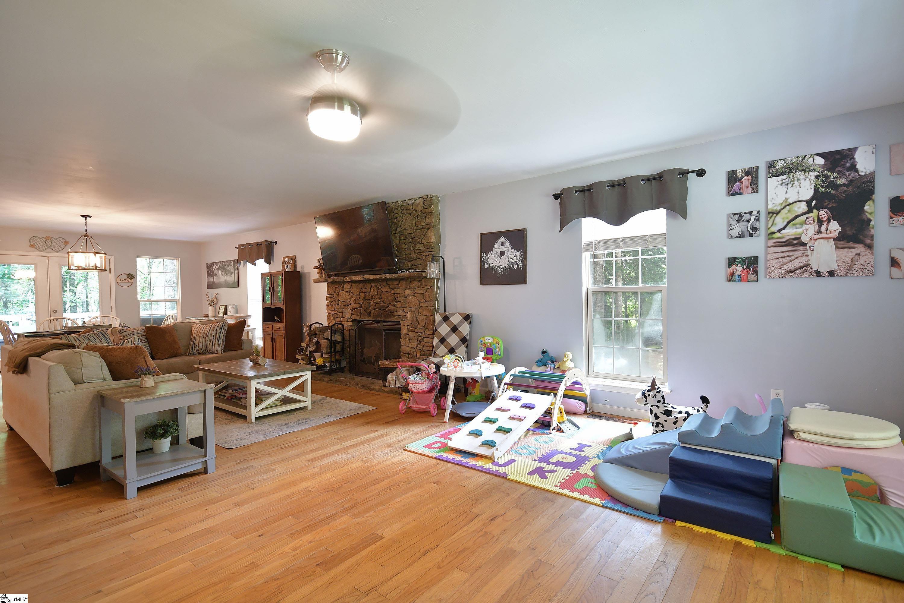 450 Waspnest Road Wellford, SC 29385