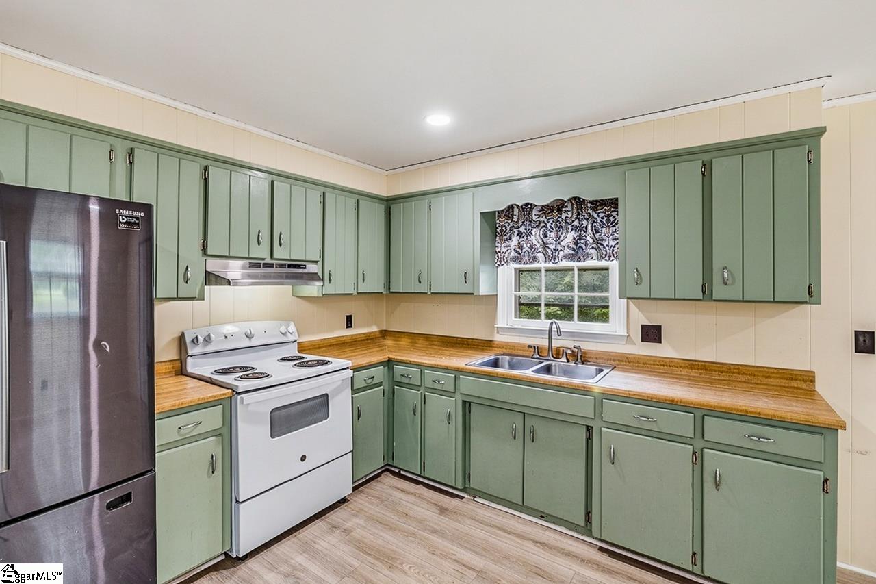 1548 Bud Arthur Bridge Road Spartanburg, SC 29307