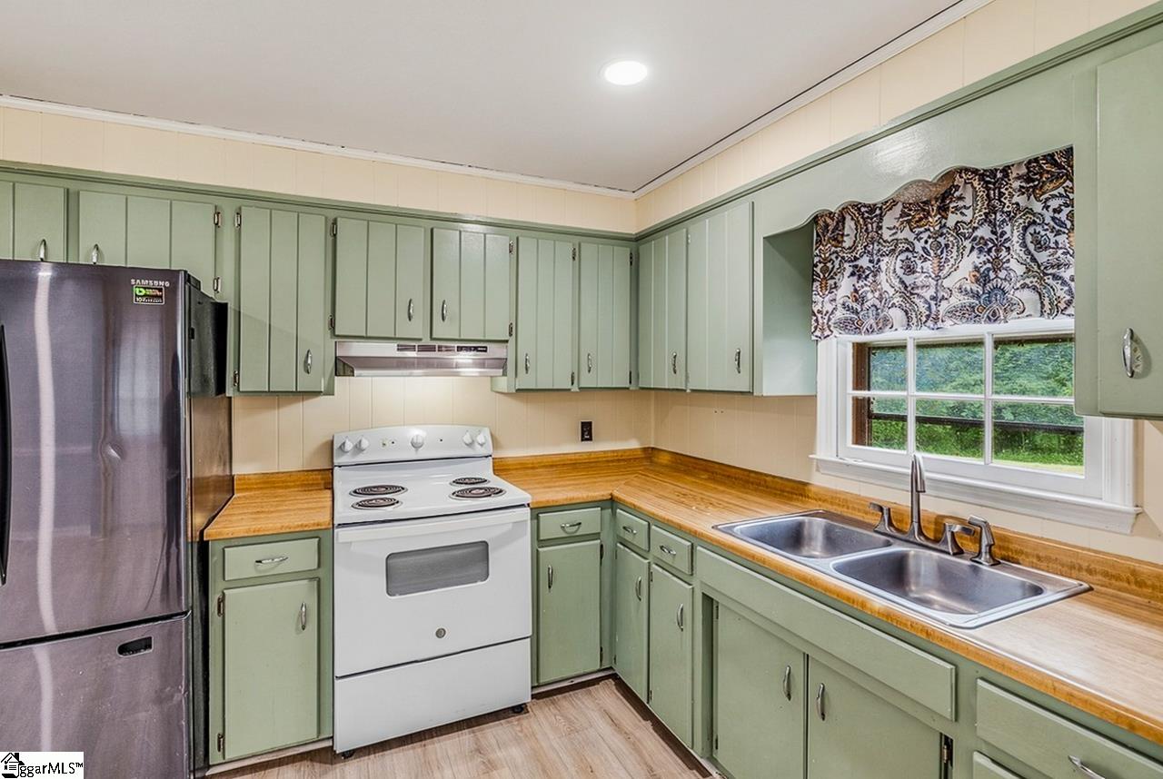 1548 Bud Arthur Bridge Road Spartanburg, SC 29307