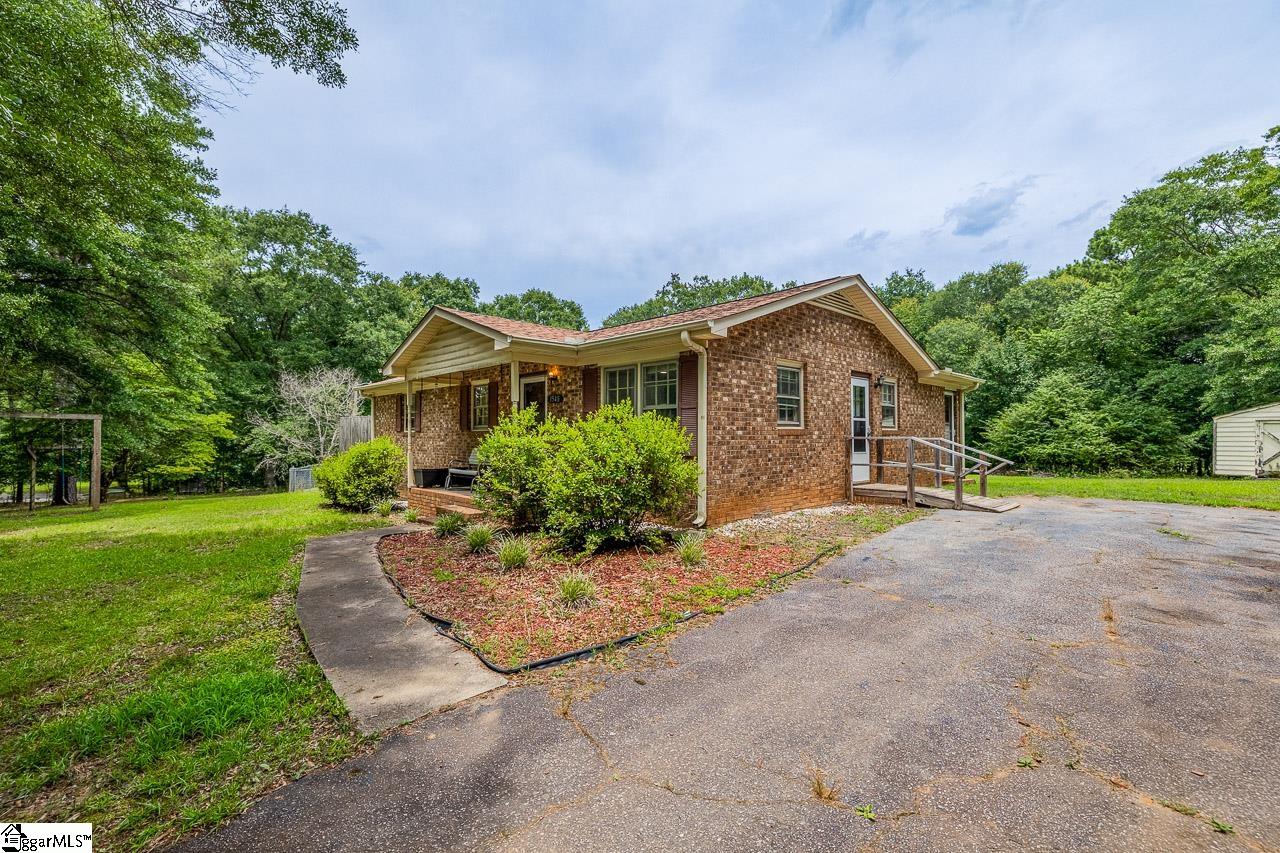 1548 Bud Arthur Bridge Road Spartanburg, SC 29307