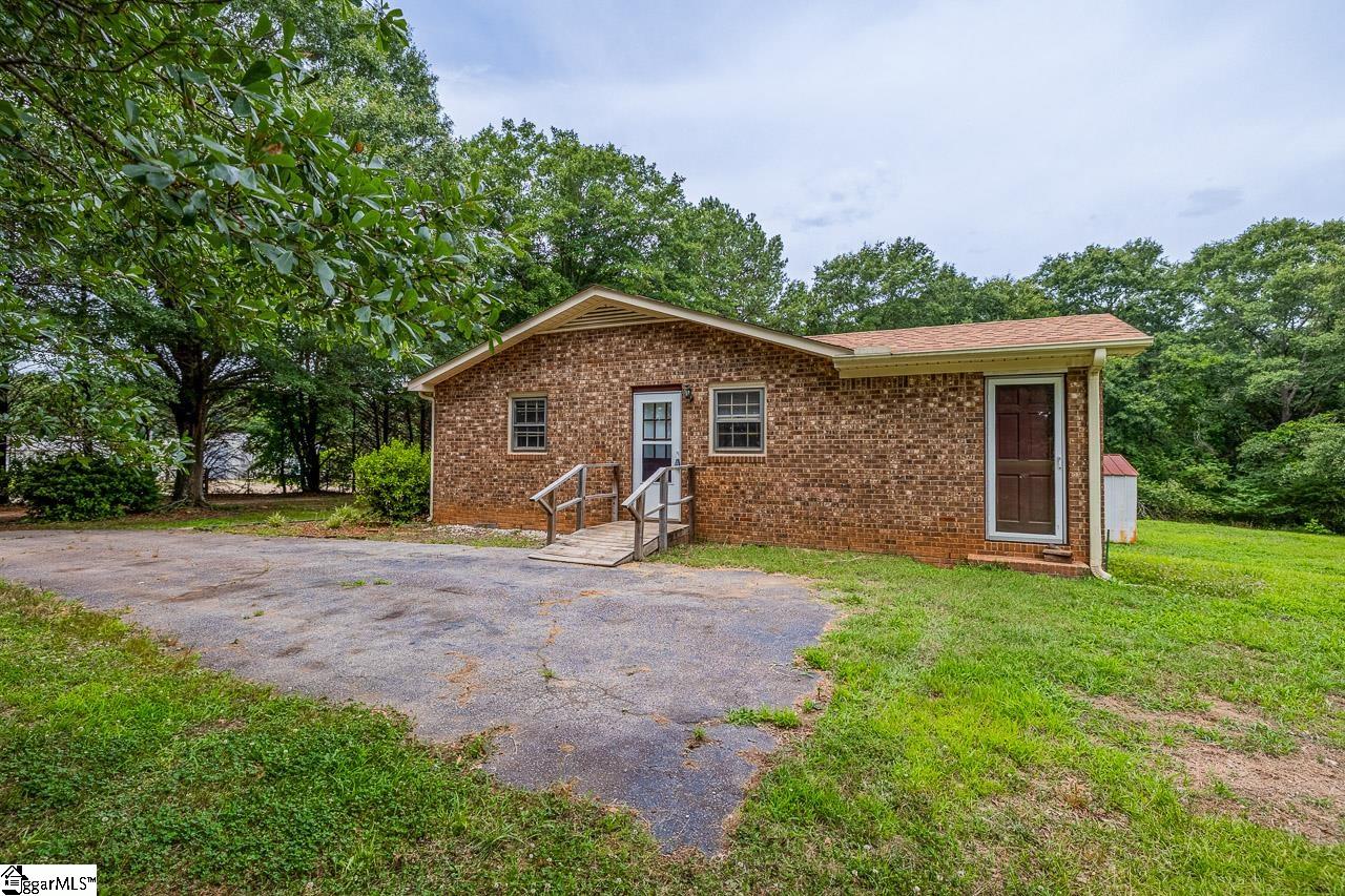 1548 Bud Arthur Bridge Road Spartanburg, SC 29307