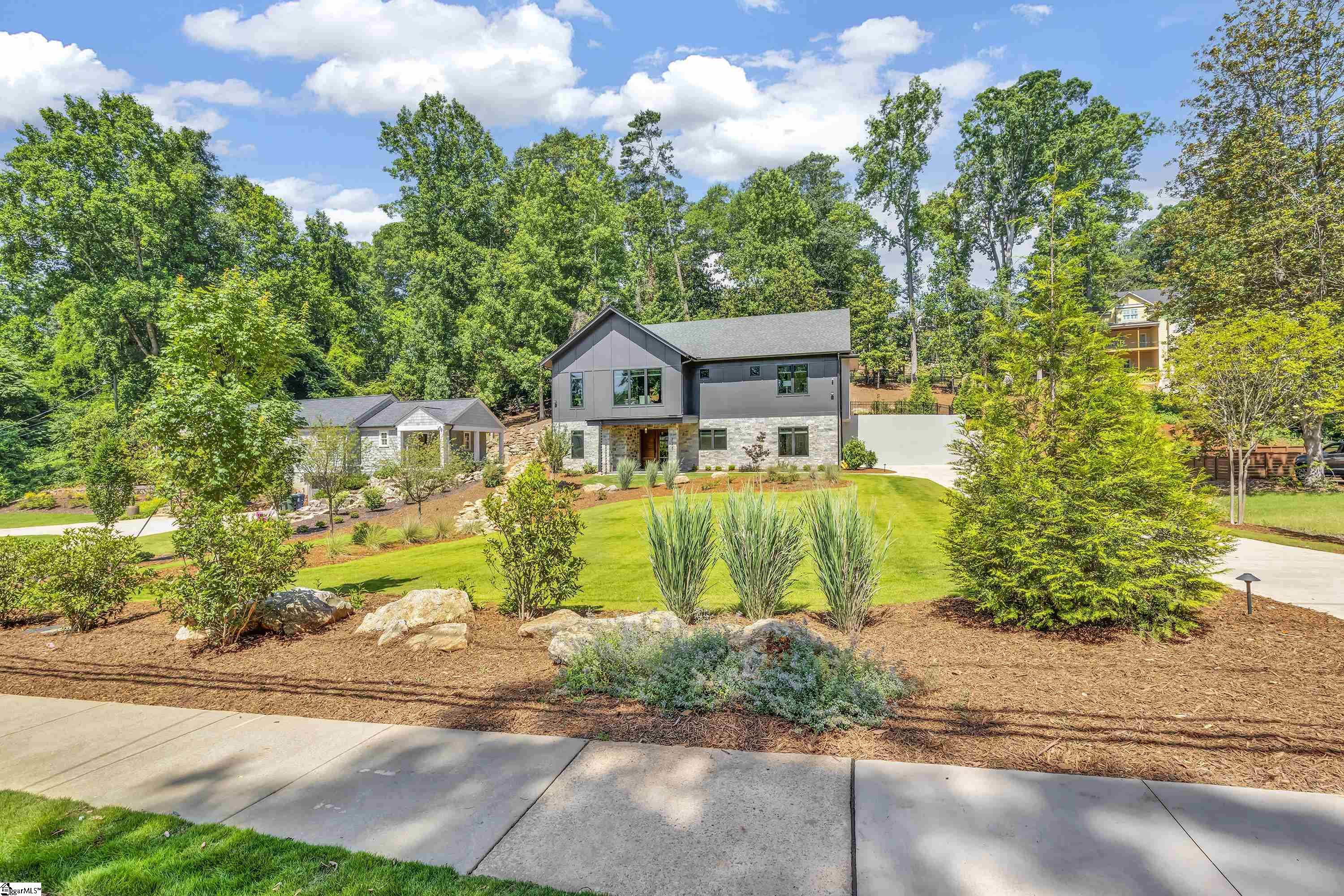 725 Bennett Street Greenville, SC 29609