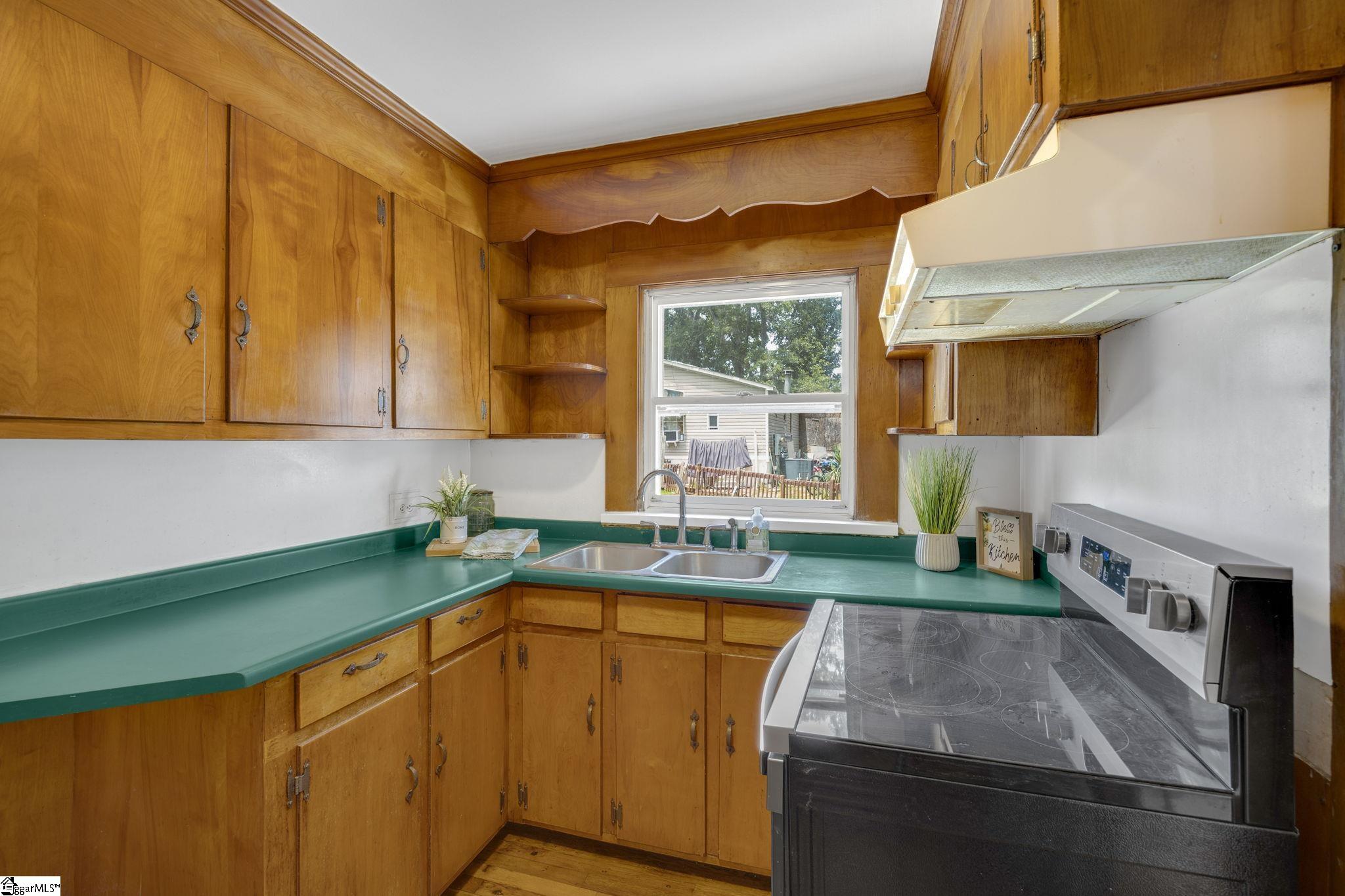107 W Marion Road Greenville, SC 29617