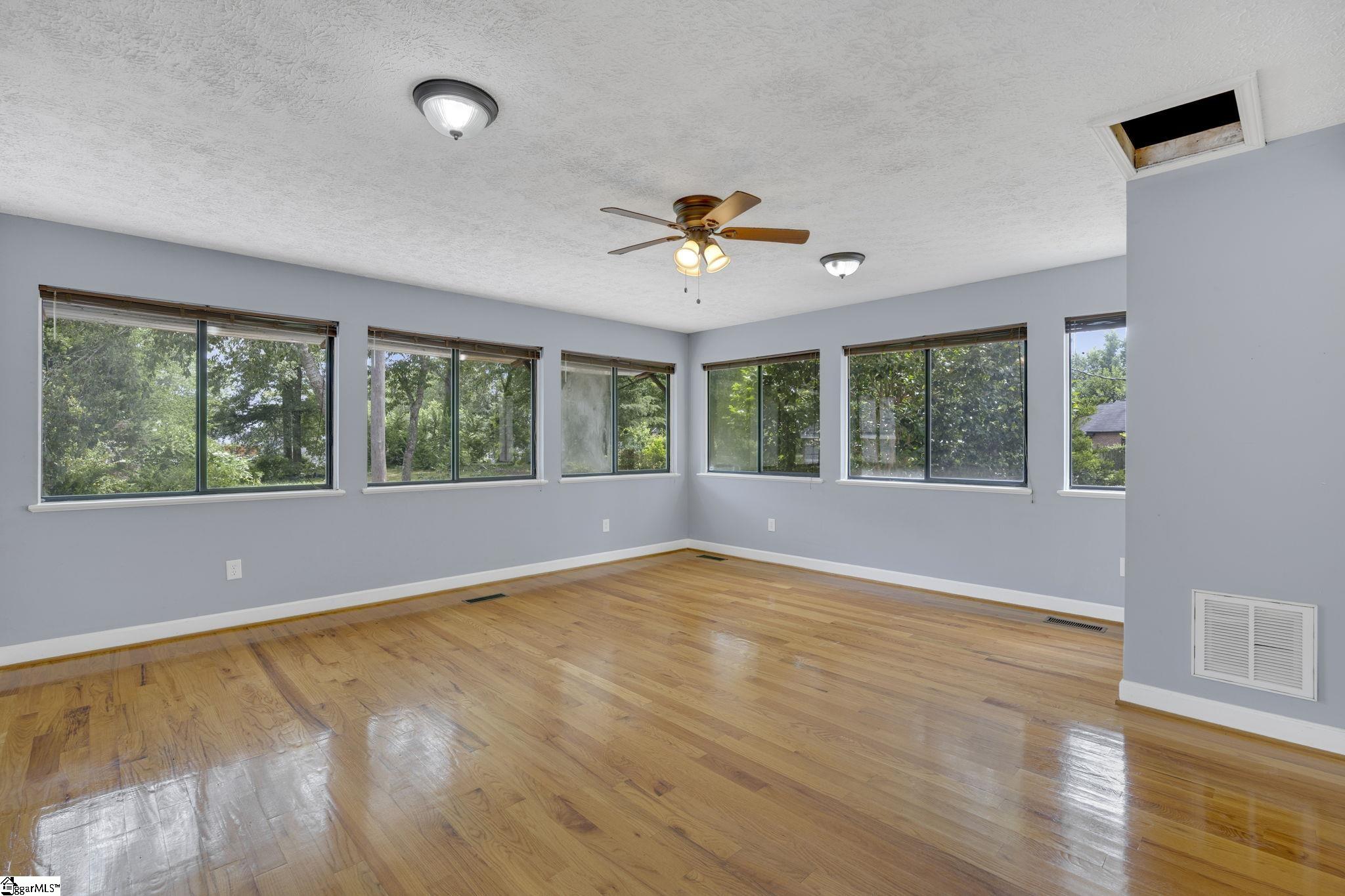 107 W Marion Road Greenville, SC 29617