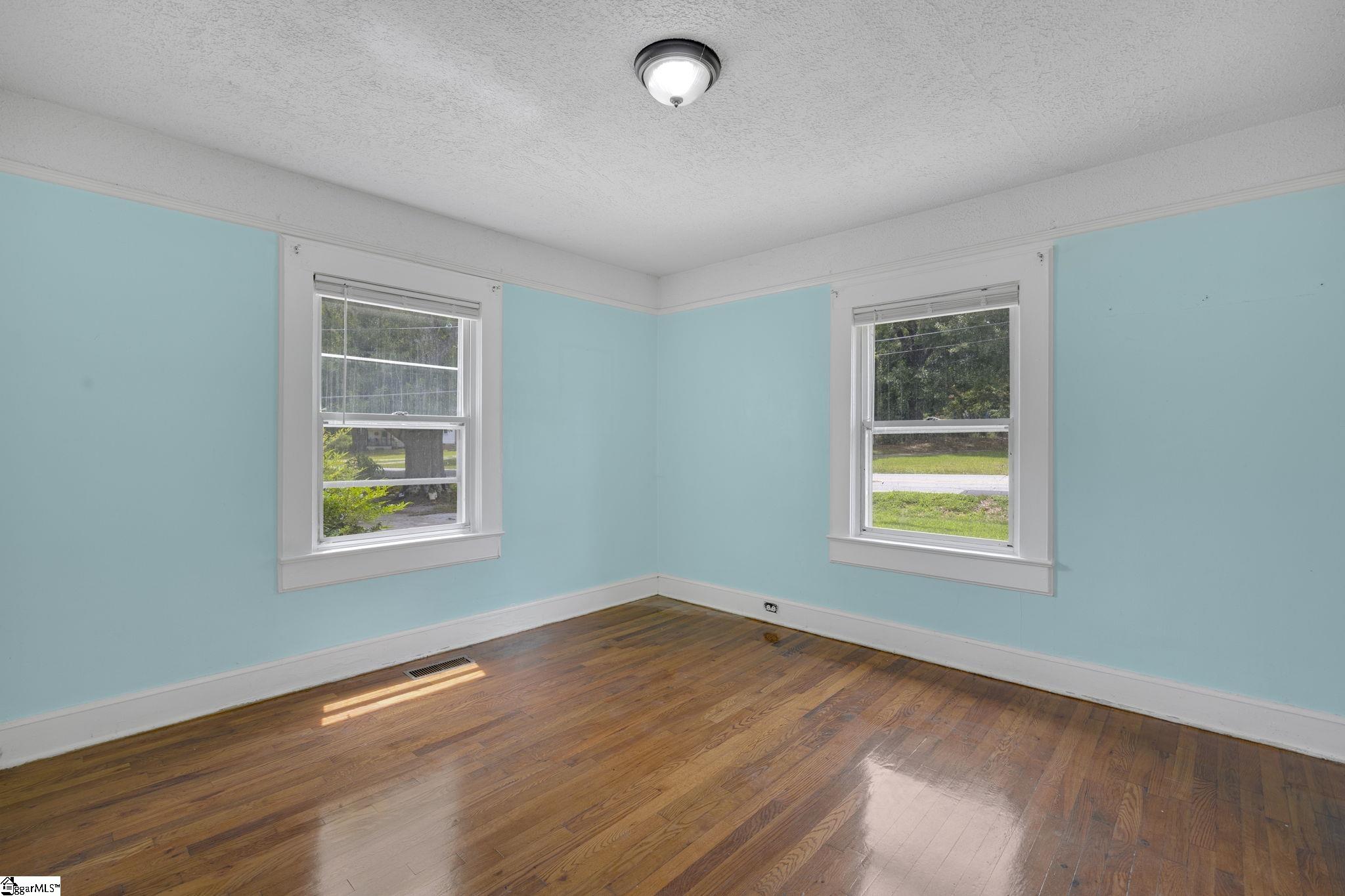 107 W Marion Road Greenville, SC 29617