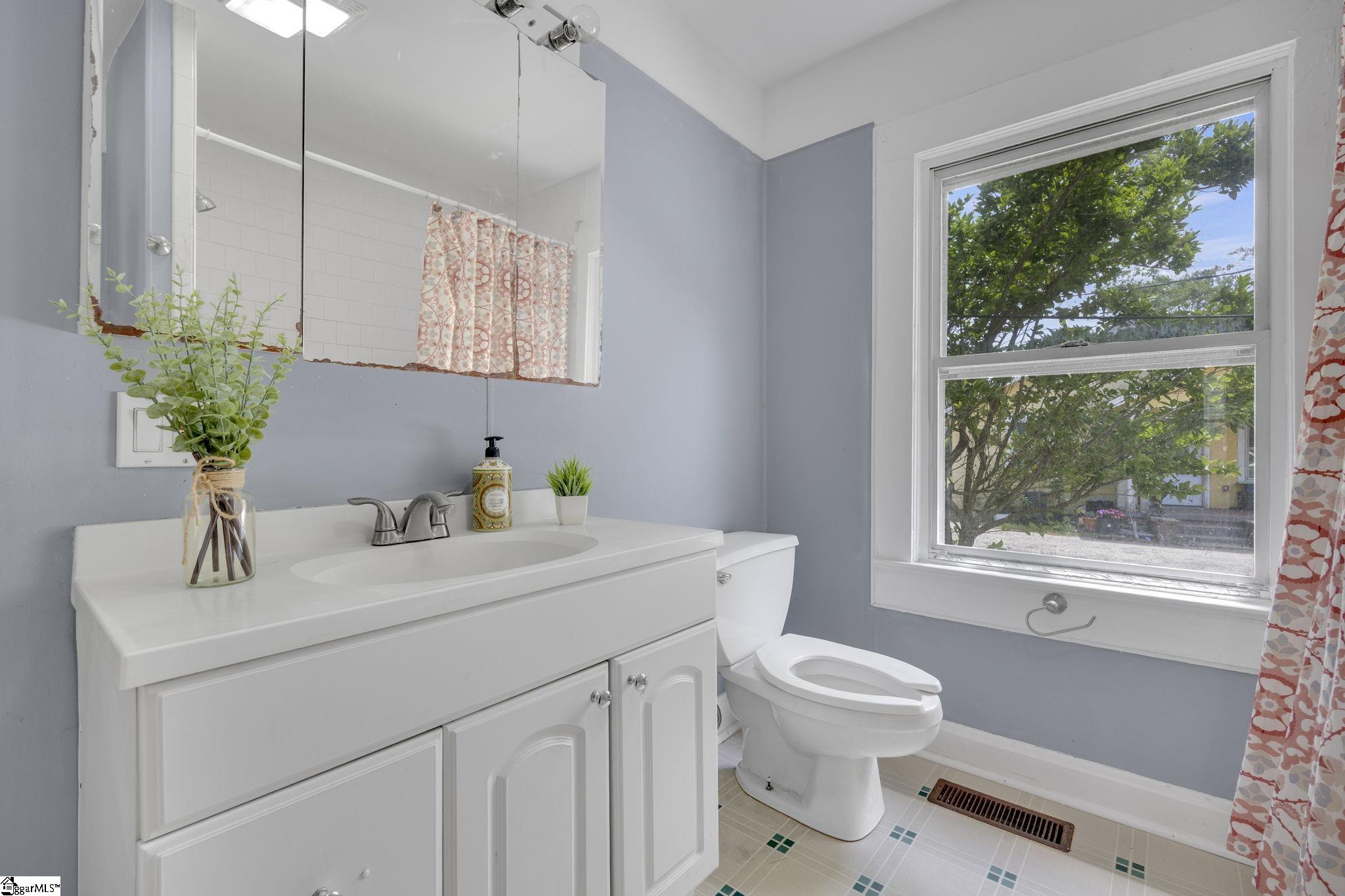 107 W Marion Road Greenville, SC 29617