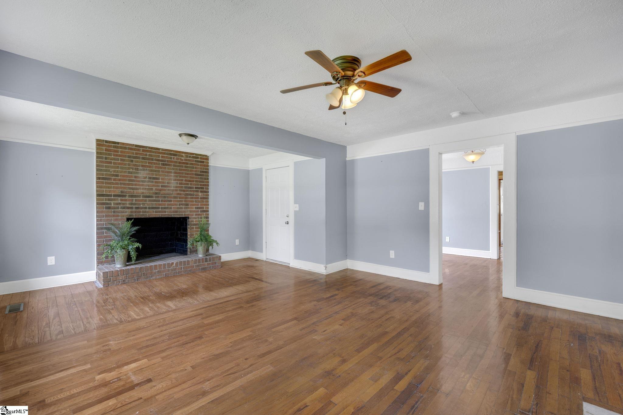 107 W Marion Road Greenville, SC 29617