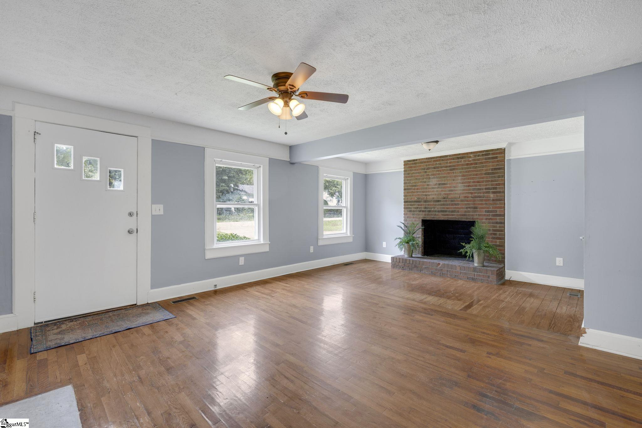 107 W Marion Road Greenville, SC 29617