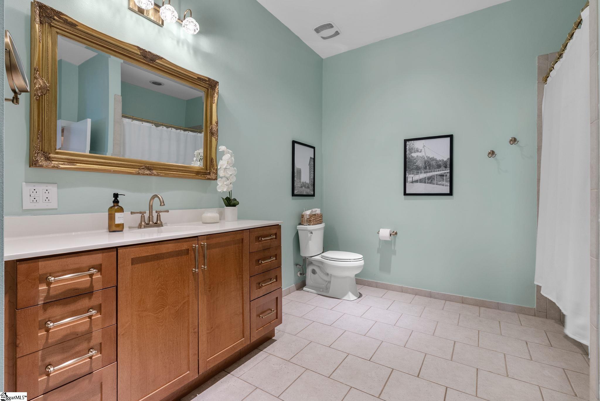 400 Mills Avenue UNIT Unit 212 Greenville, SC 29605