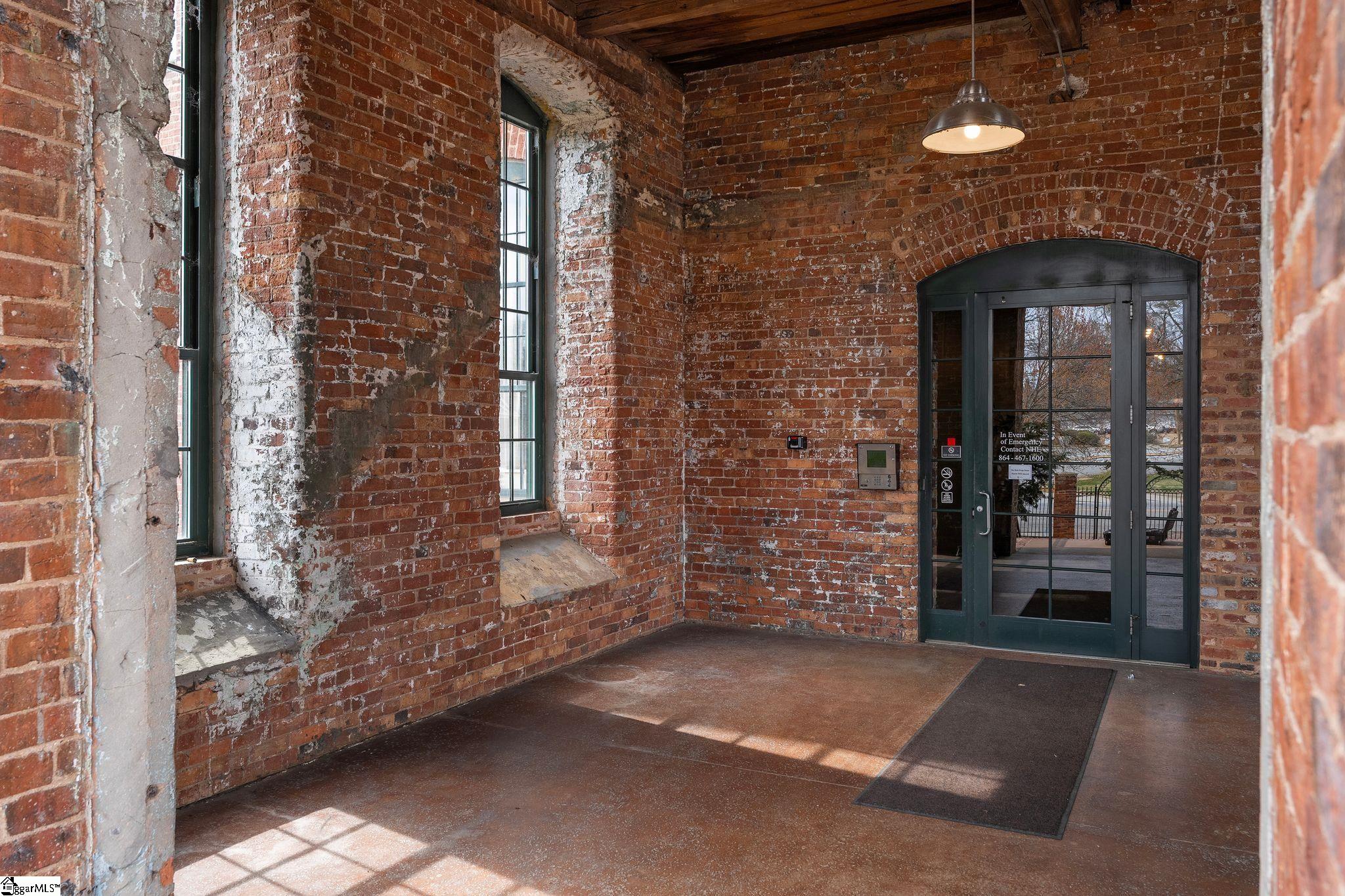 400 Mills Avenue UNIT Unit 212 Greenville, SC 29605
