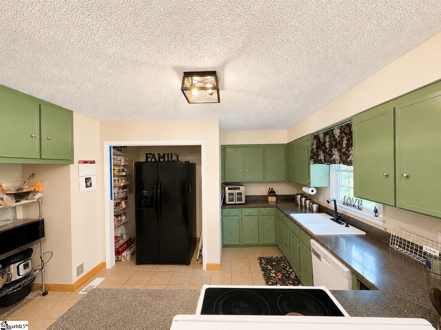 220 Millwood Lane Wellford, SC 29385