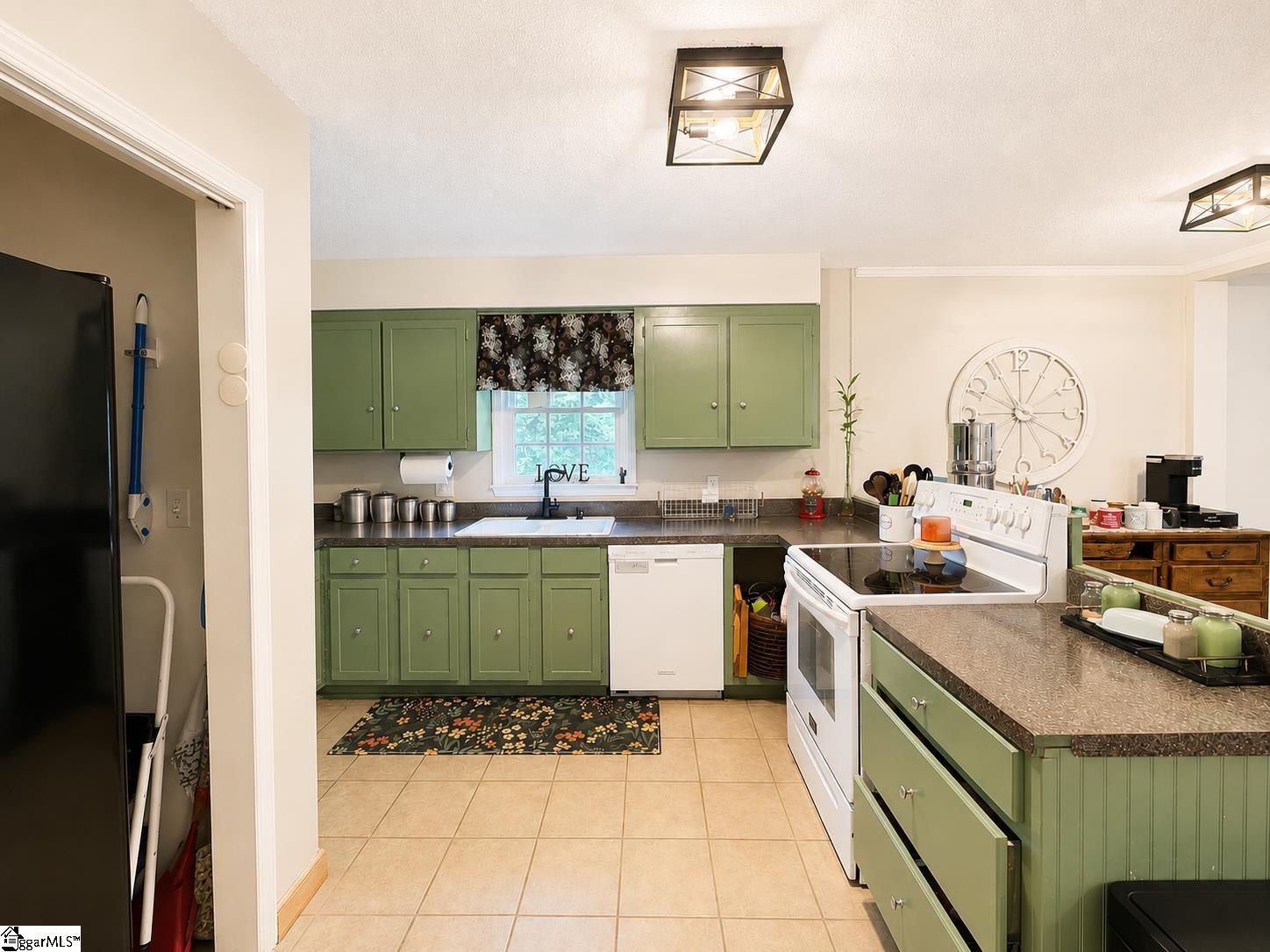 220 Millwood Lane Wellford, SC 29385