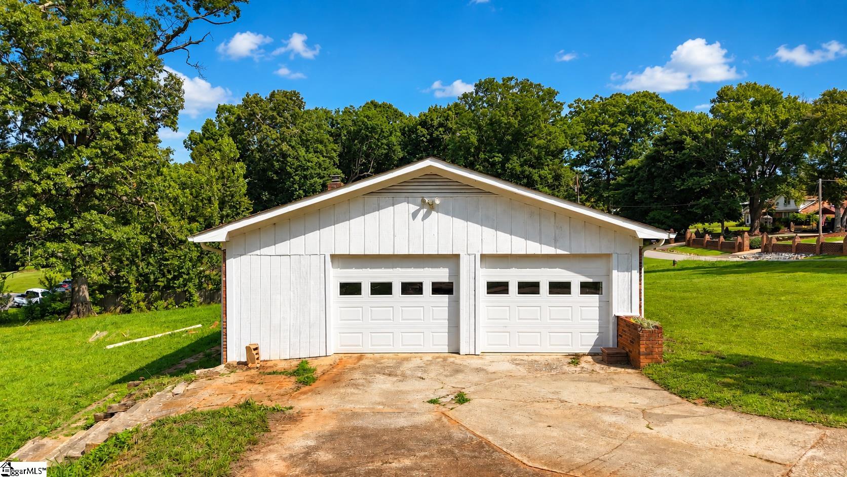 220 Millwood Lane Wellford, SC 29385