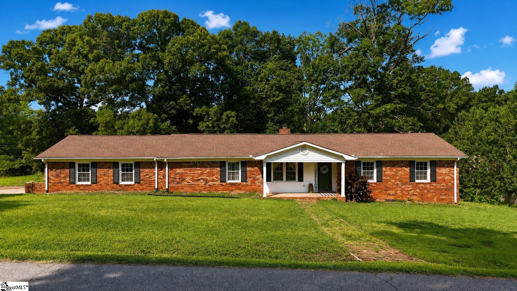 220 Millwood Lane Wellford, SC 29385