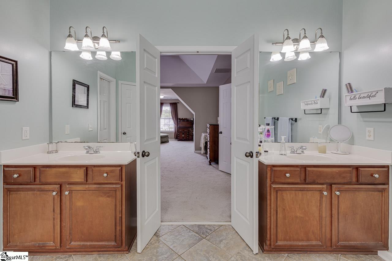 38 Heritage Point Drive Simpsonville, SC 29681