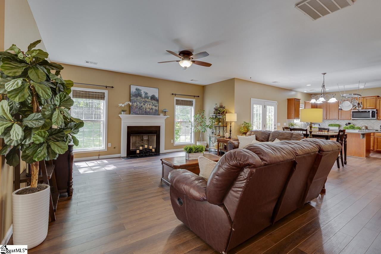 38 Heritage Point Drive Simpsonville, SC 29681