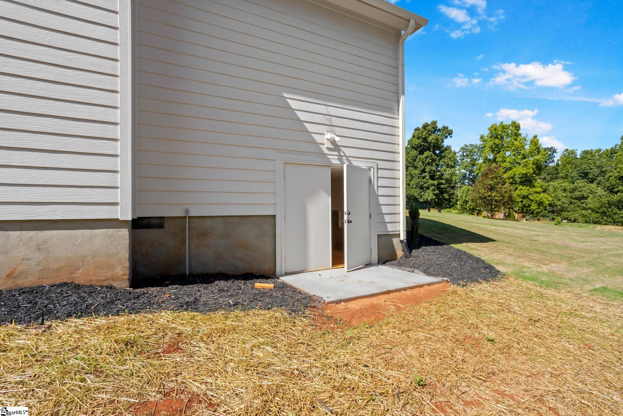 369 Pine Drive Greer, SC 29651