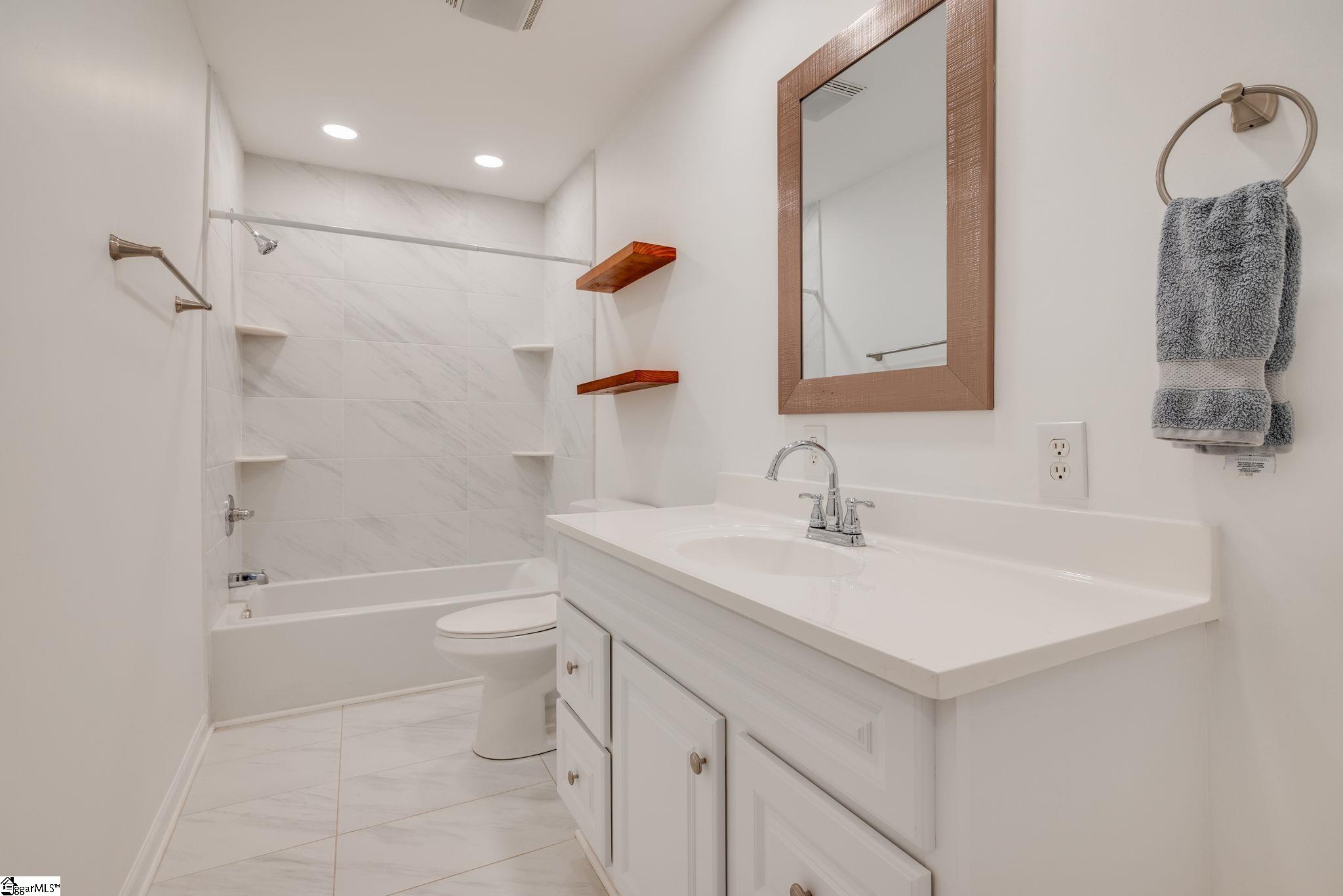 6 Woodharbor Drive Taylors, SC 29687
