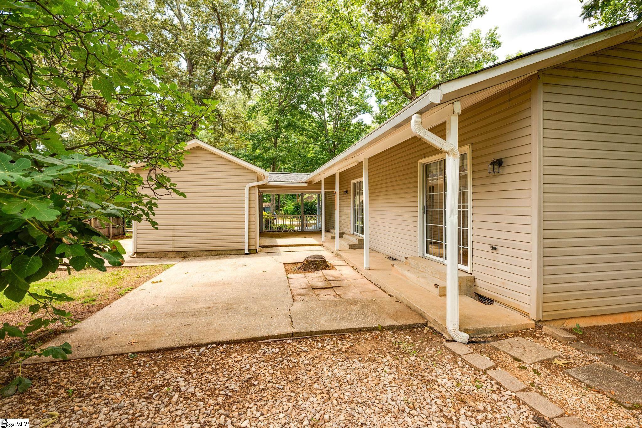 6 Woodharbor Drive Taylors, SC 29687