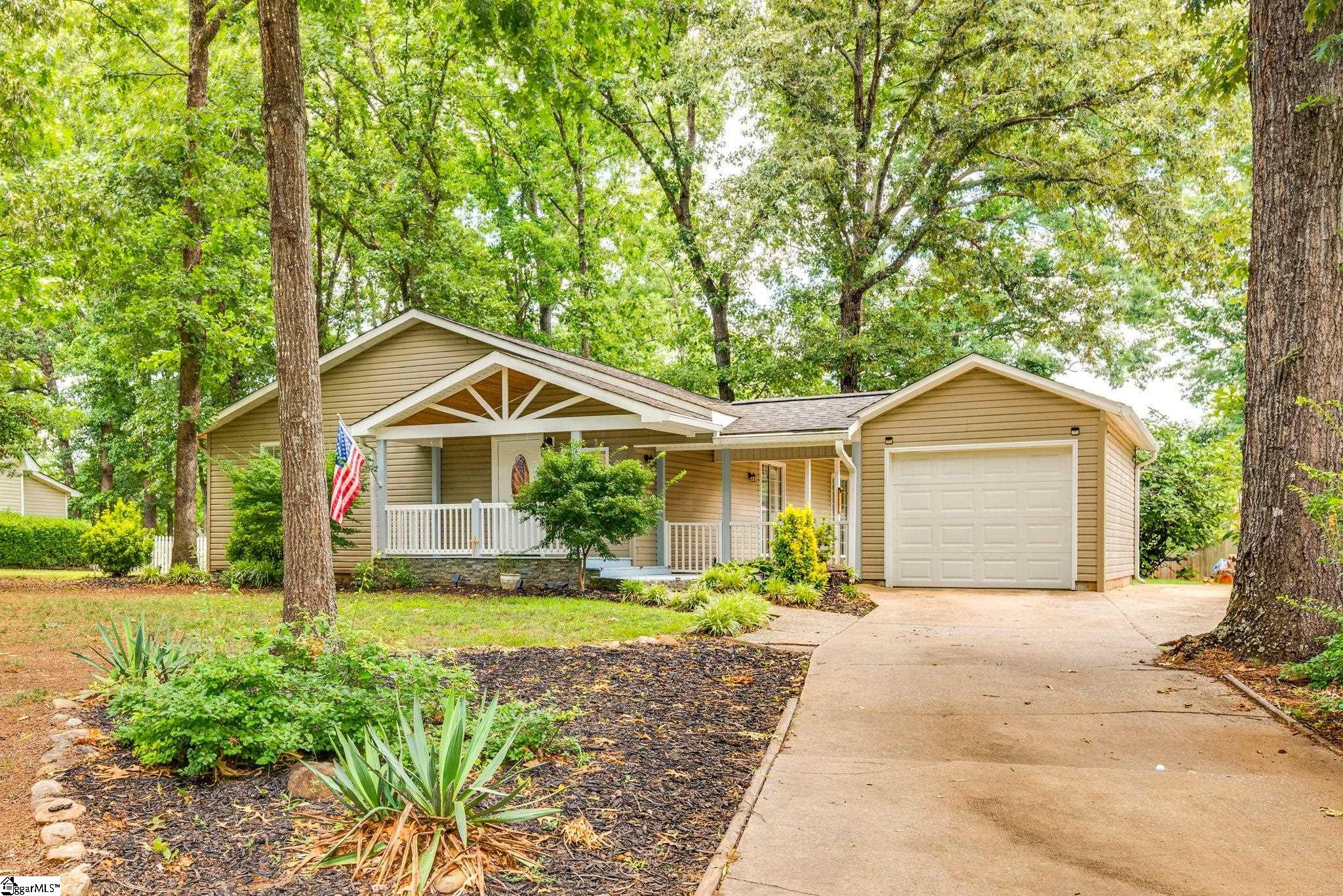6 Woodharbor Drive Taylors, SC 29687