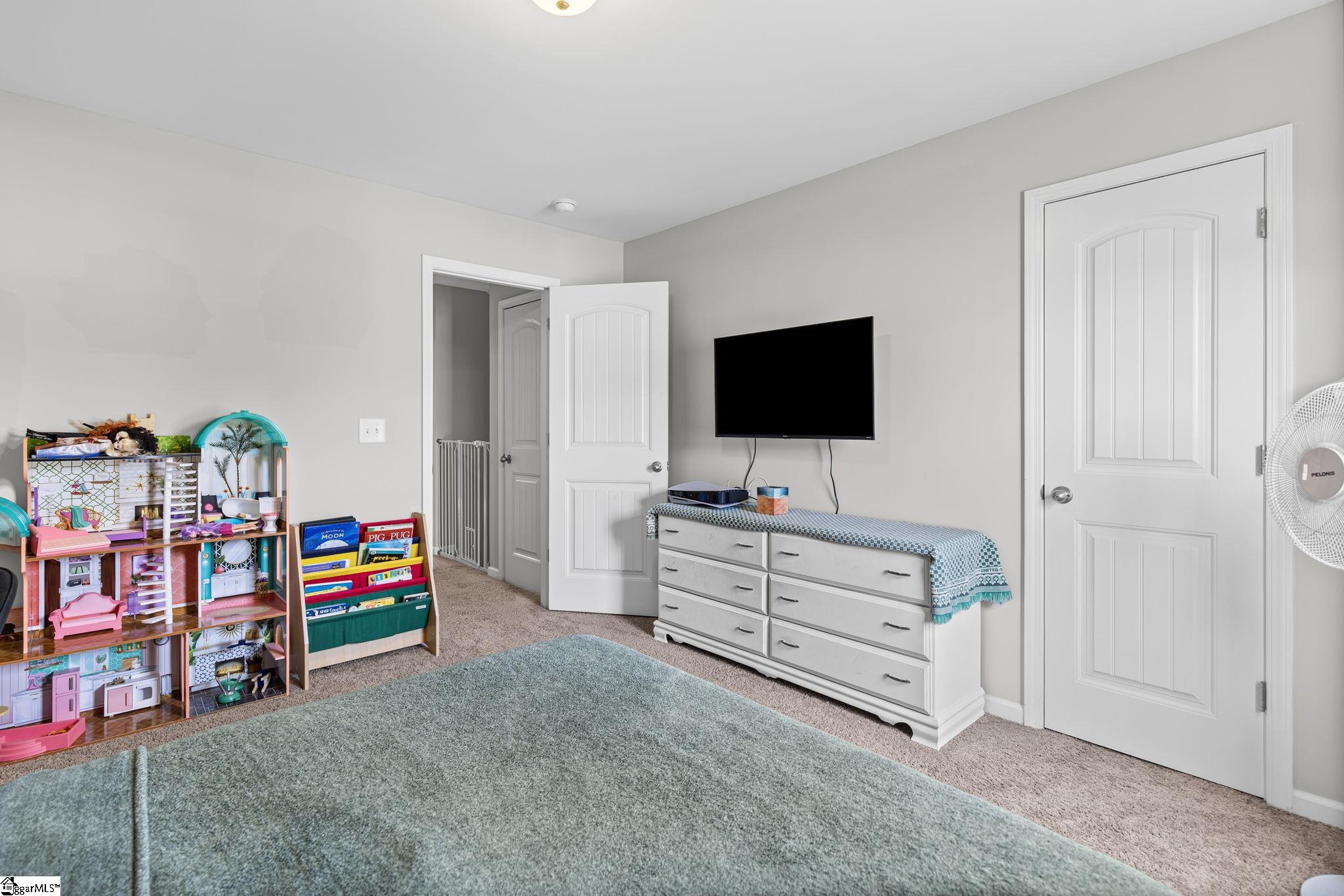102 Dunsborough Drive Simpsonville, SC 29680