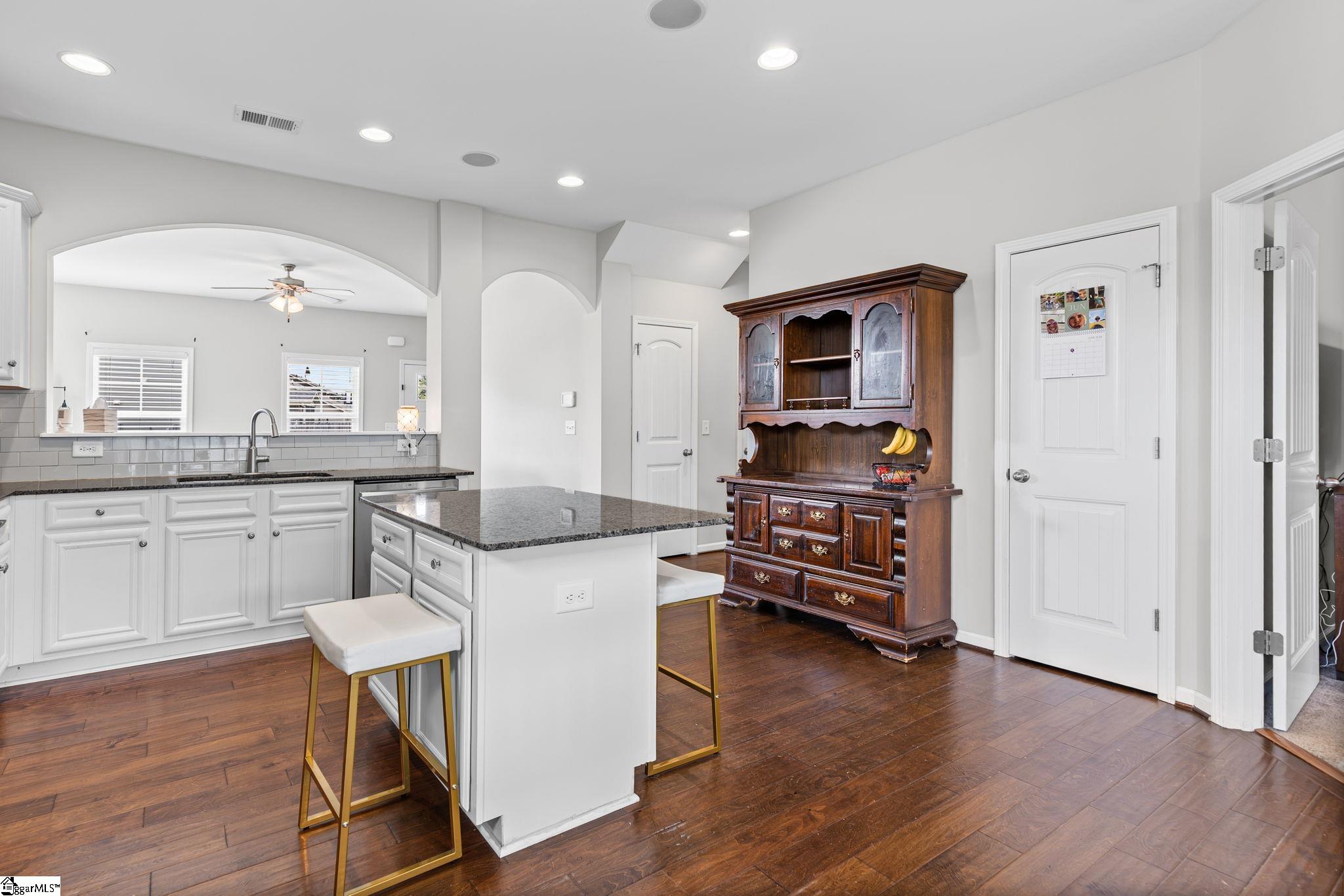102 Dunsborough Drive Simpsonville, SC 29680