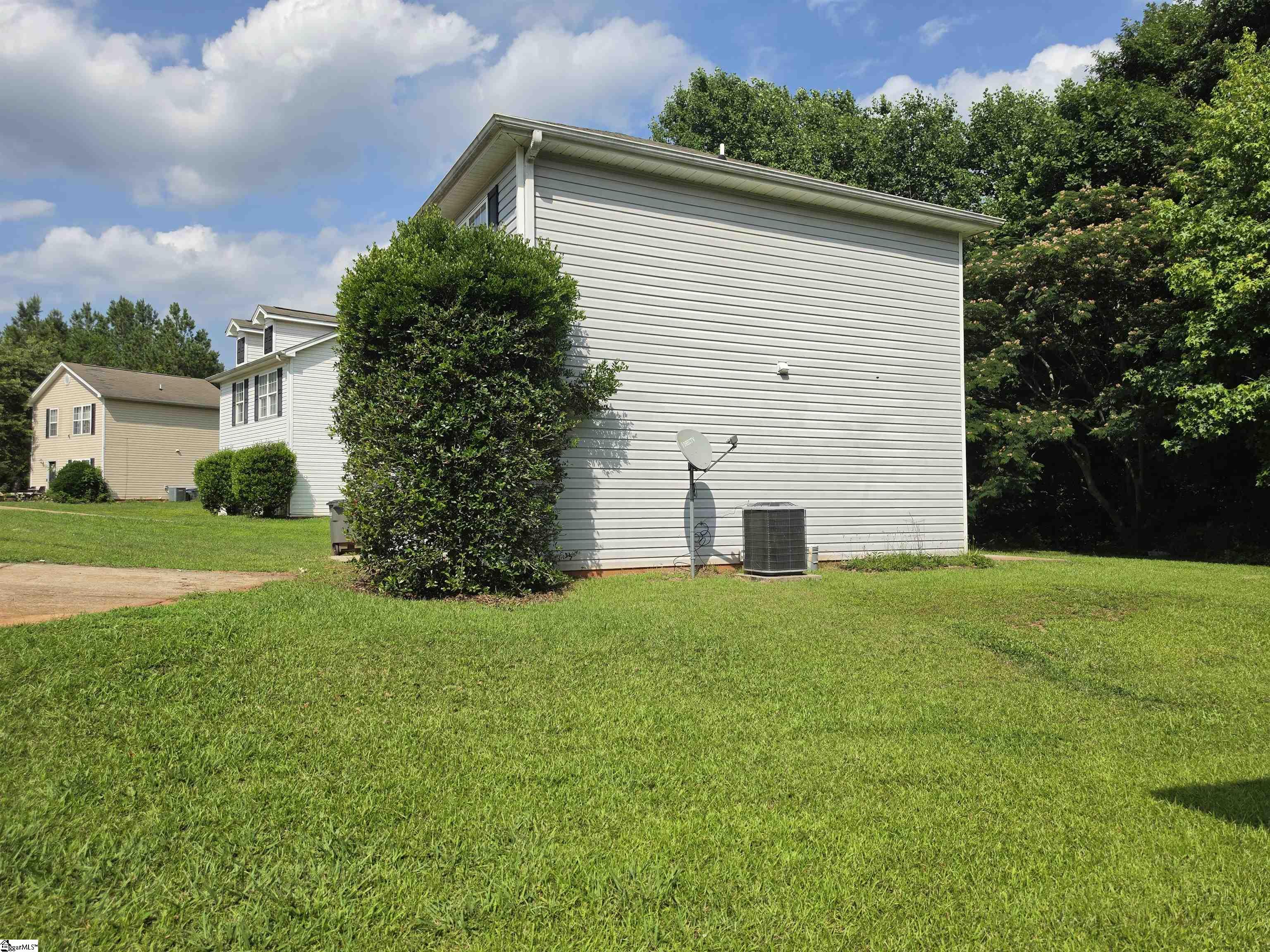 613 Golden Springs Lane Liberty, SC 29657-3321