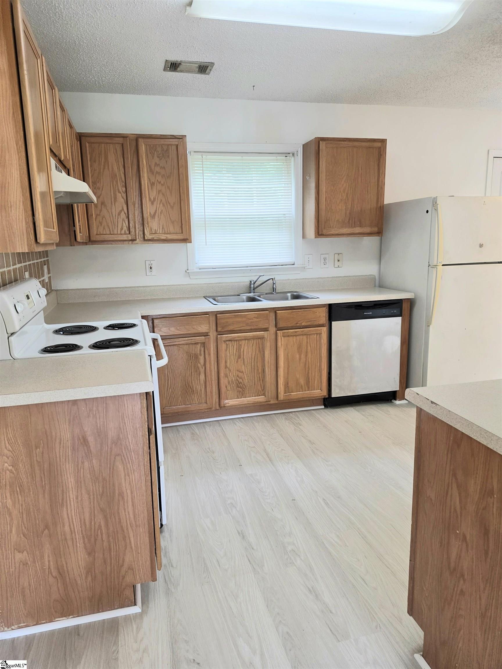 613 Golden Springs Lane Liberty, SC 29657-3321