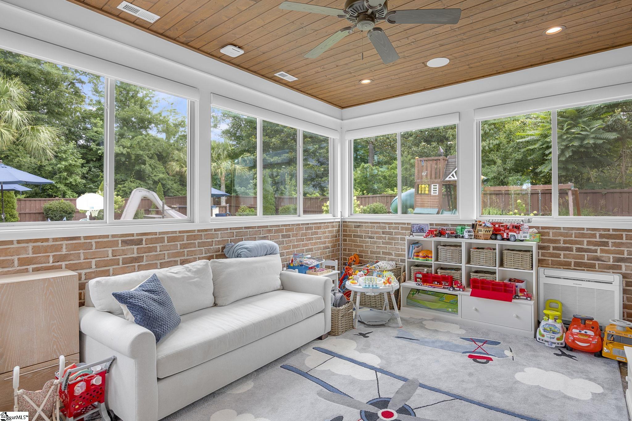 20 Parkins Oak Court Greenville, SC 29607