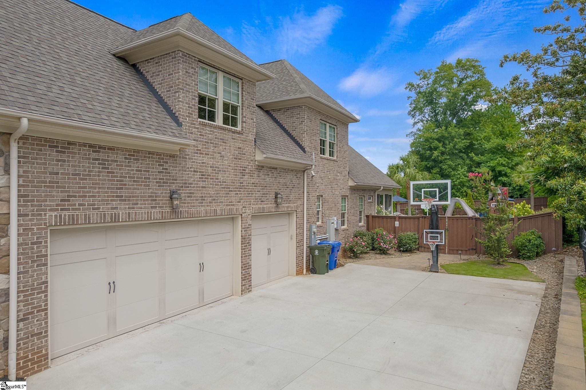 20 Parkins Oak Court Greenville, SC 29607