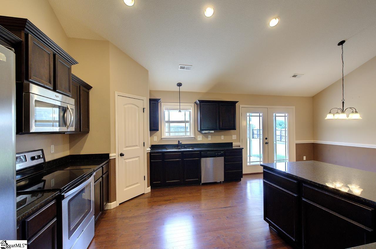 411 Shoreline Boulevard Boiling Springs, SC 29316