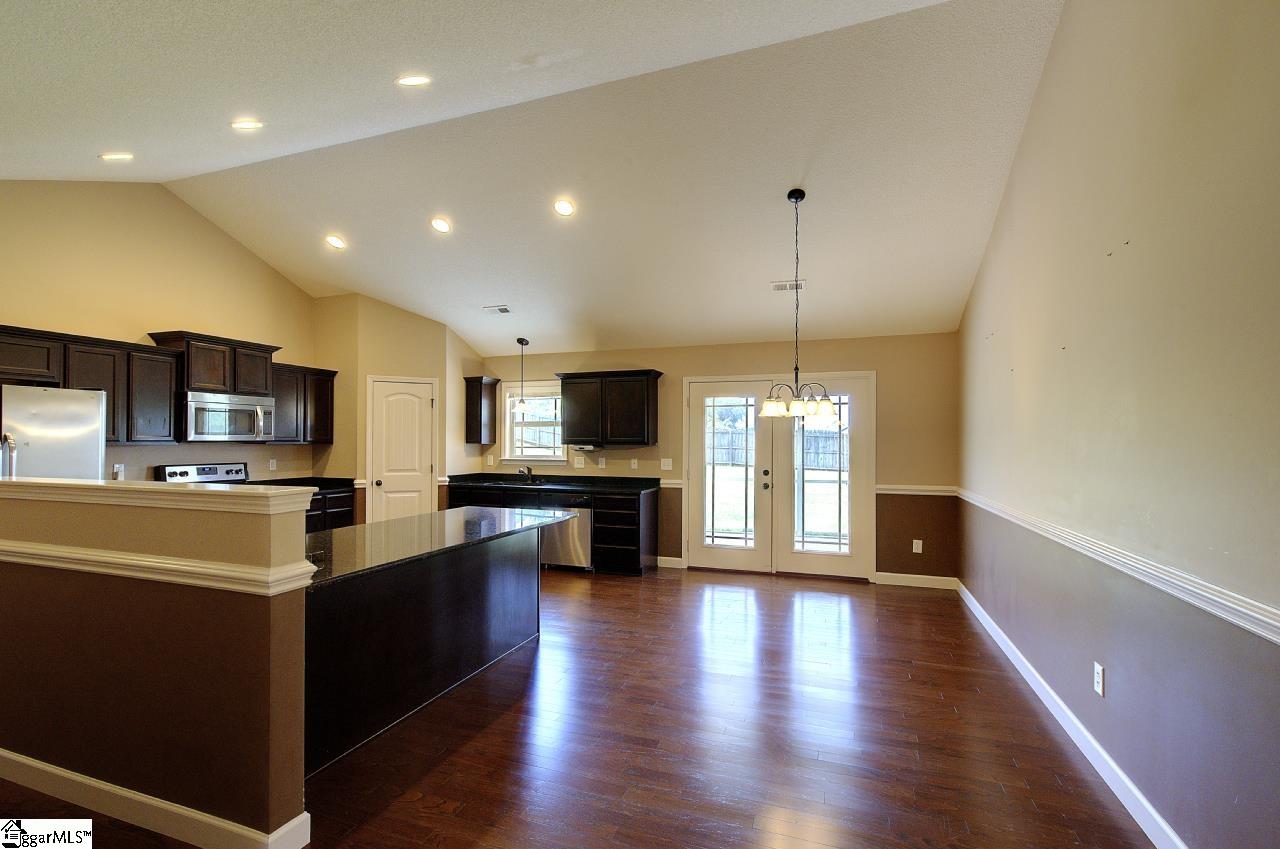 411 Shoreline Boulevard Boiling Springs, SC 29316
