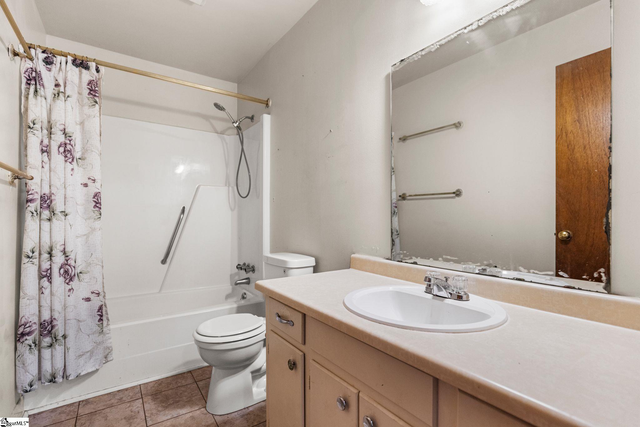 111 Faunawood Drive Simpsonville, SC 29680