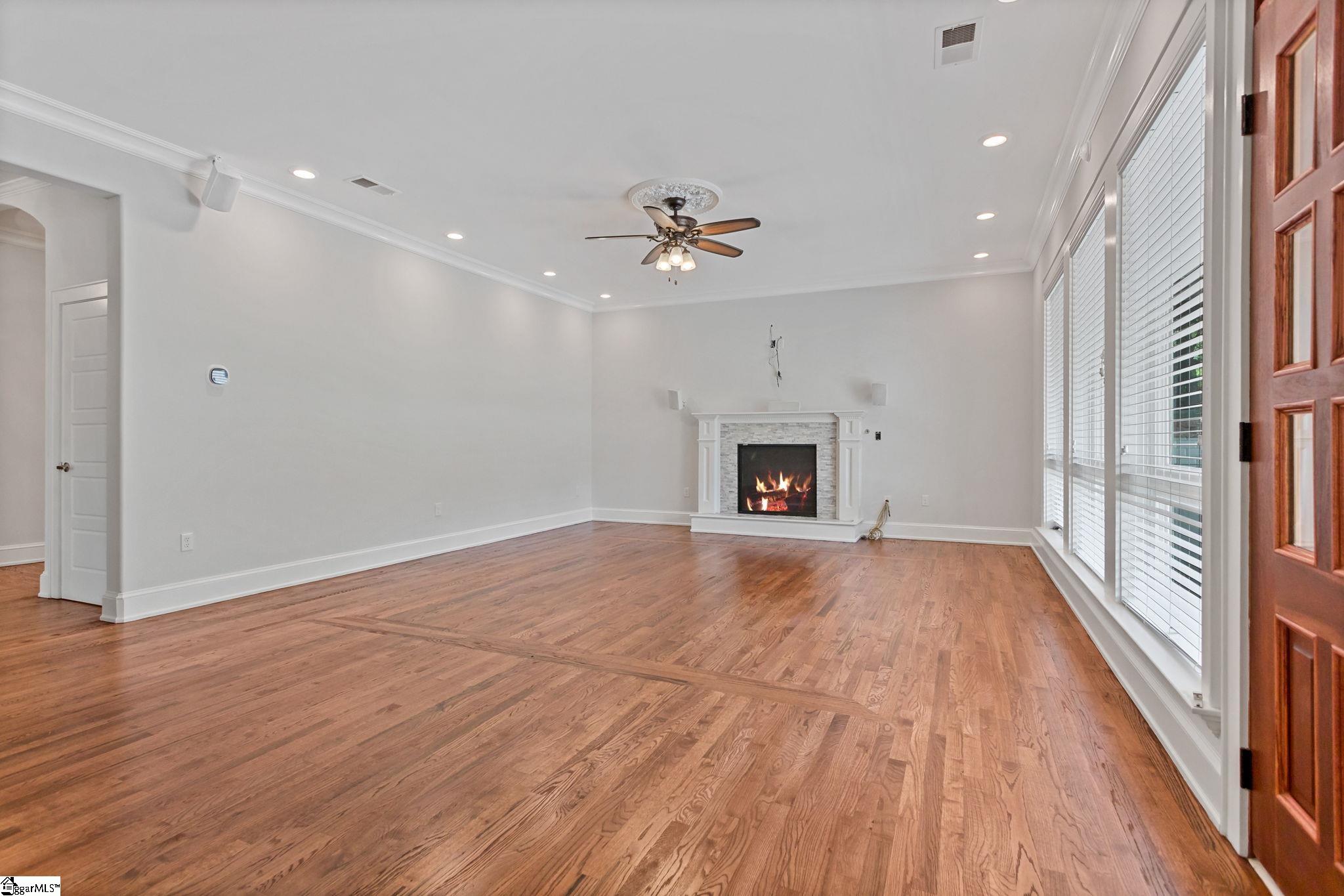 204 Crestwood Drive Greenville, SC 29609
