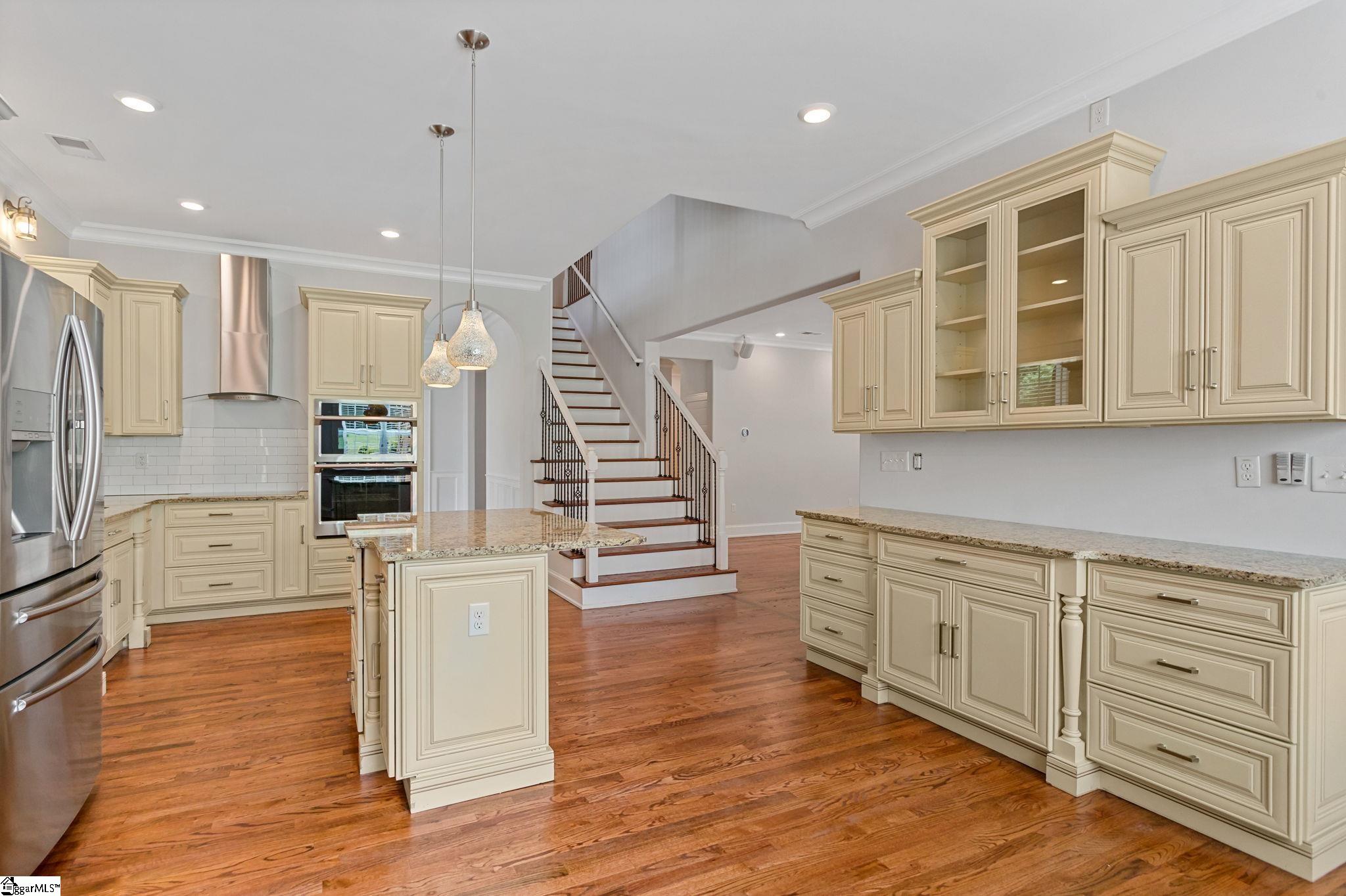 204 Crestwood Drive Greenville, SC 29609