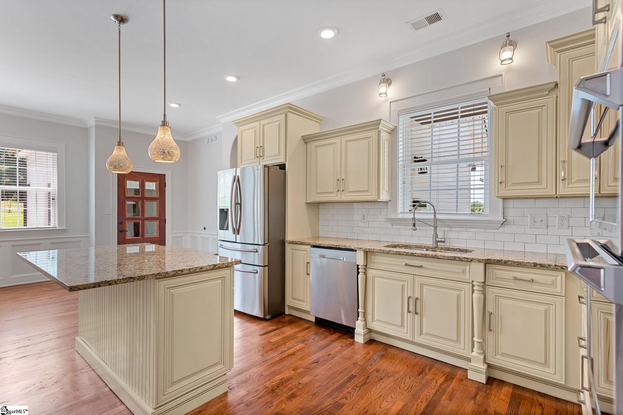 204 Crestwood Drive Greenville, SC 29609