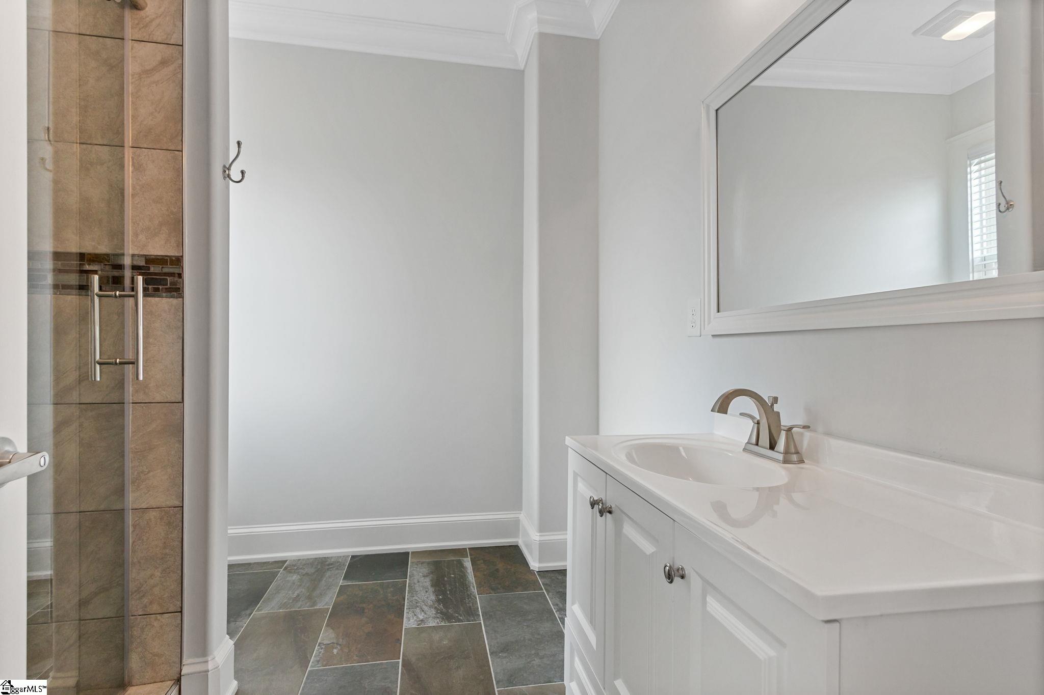 204 Crestwood Drive Greenville, SC 29609