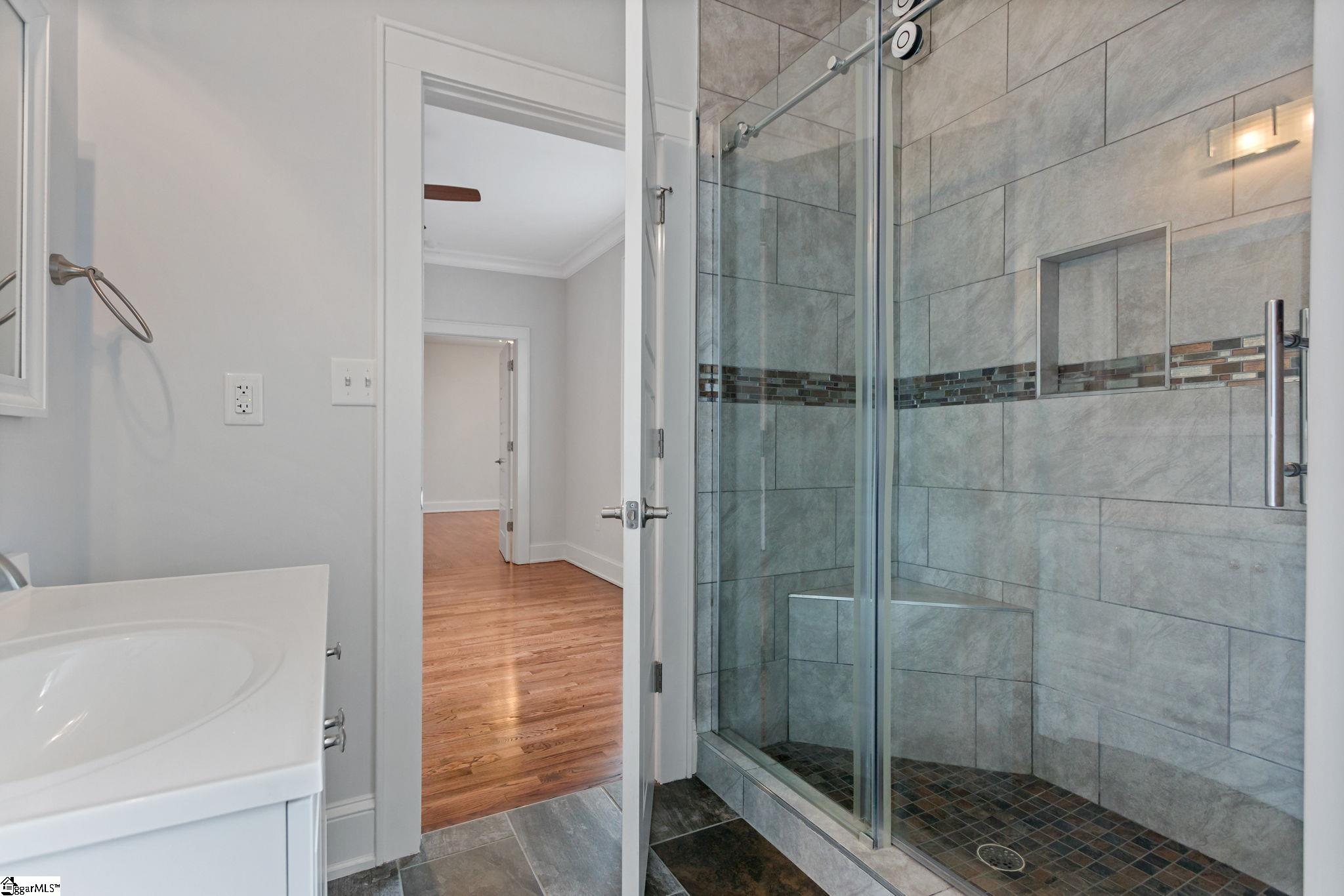 204 Crestwood Drive Greenville, SC 29609